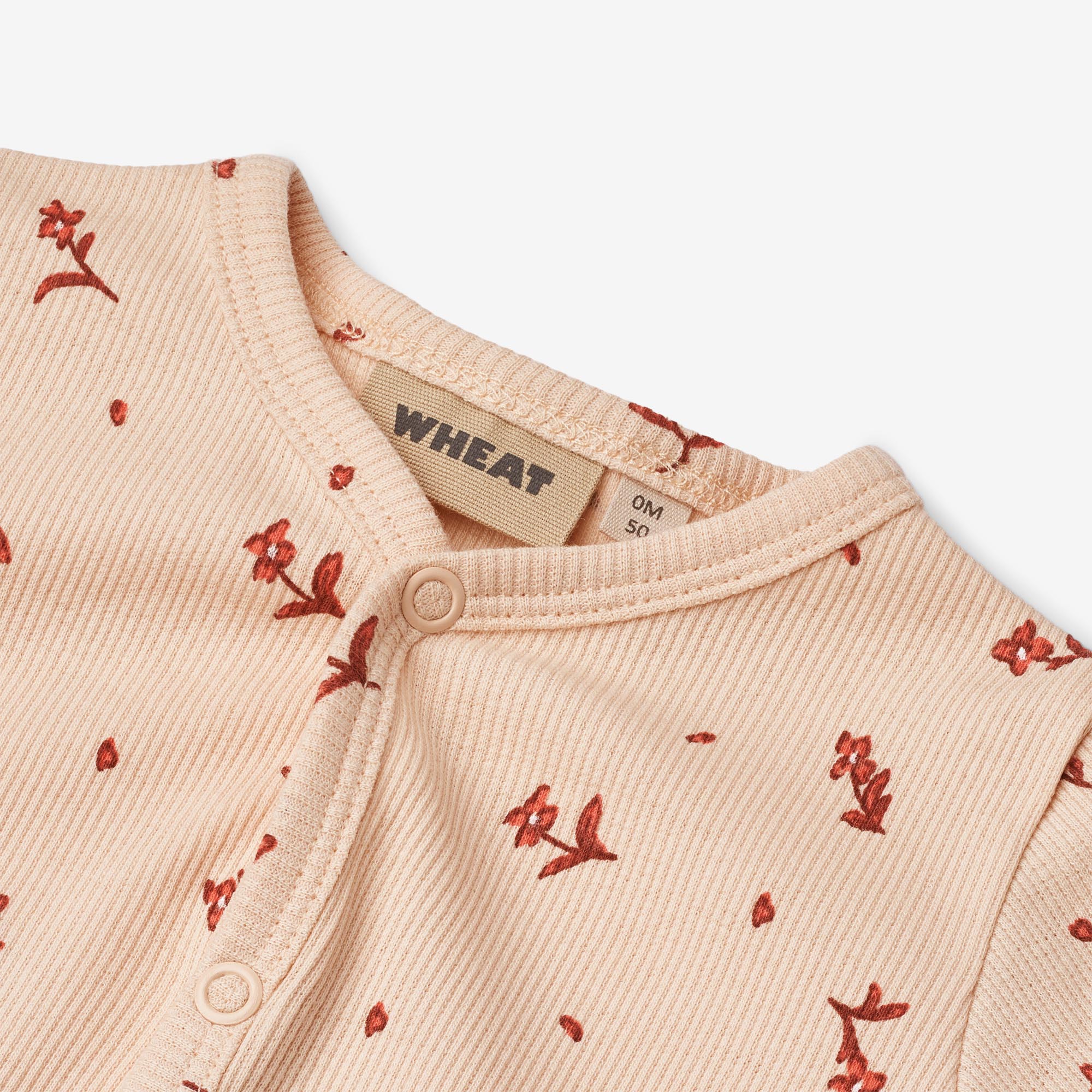 wheat-felizia-jumpsuit-l-s-strampler-rose-water-flowers-bio image 3