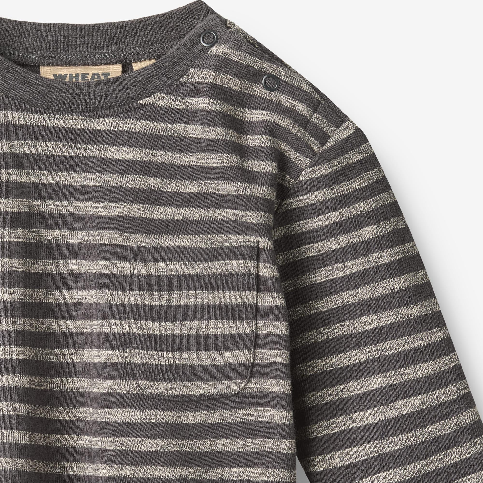 wheat-ross-langarmshirt-baby-dark-charcoal-stripe-bio image 3