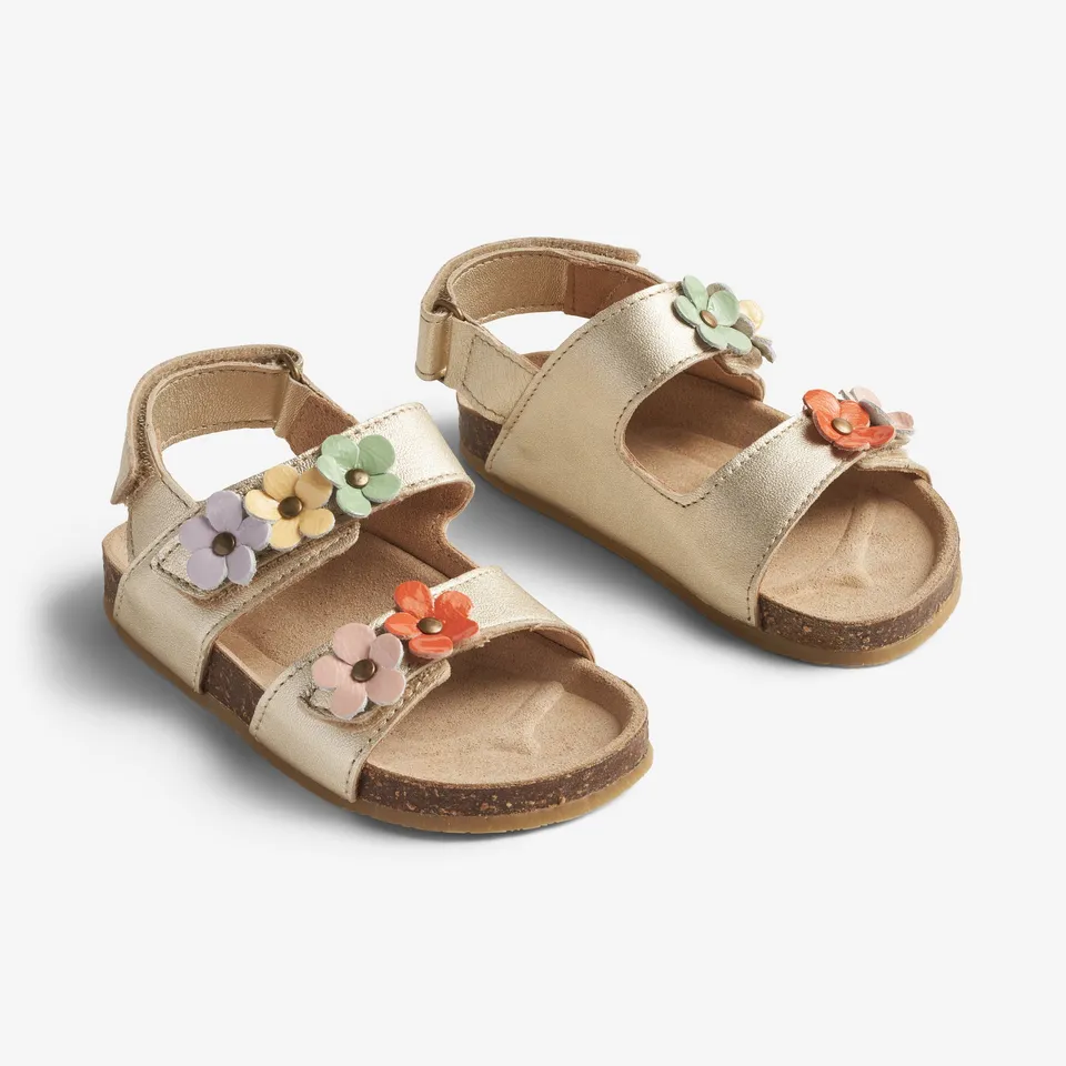 wheat-clare-flower-sandale-light-gold-leder-klett image 1