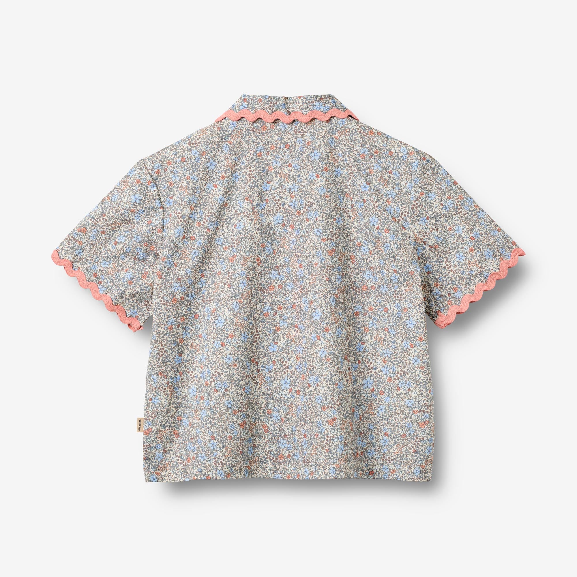 wheat-vilma-bluse-kurzarm-air-blue-flowers-spitze image 2