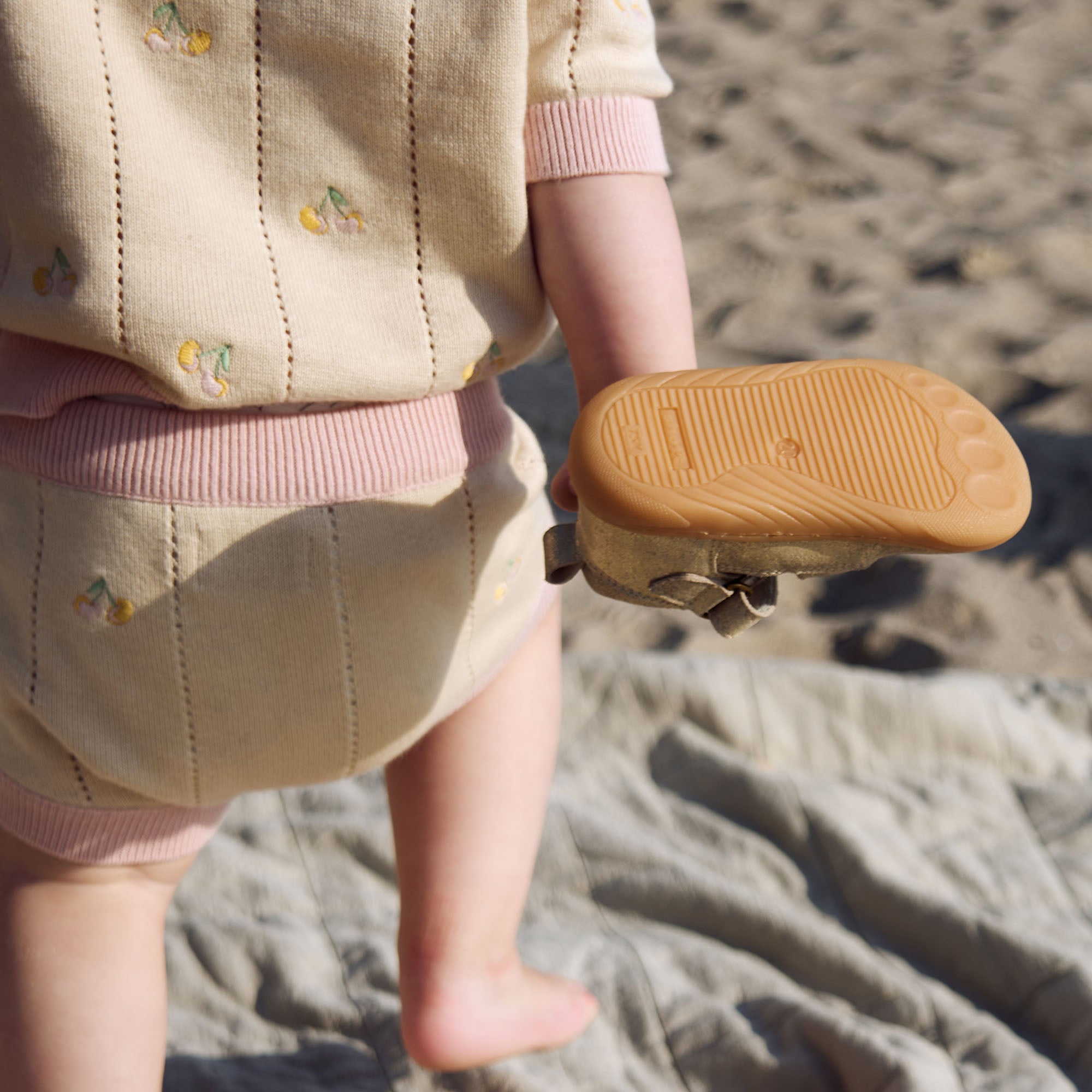wheat-dua-strickshorts-baby-sandshell-aus-bio-baumwolle image 6