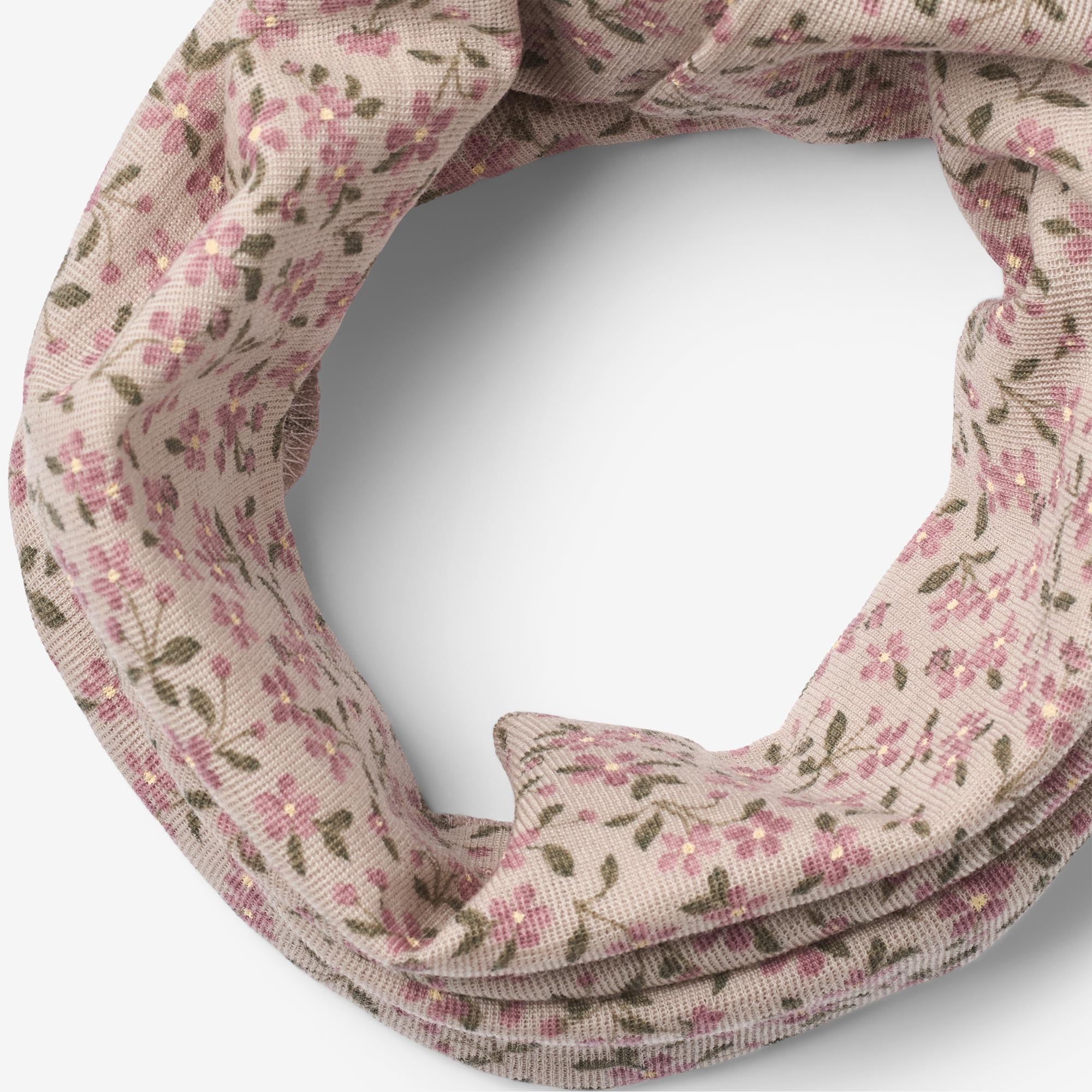 wheat-accessories-2-wool-neckwarmer-arta-schal-pale-lilac-flowers image 5
