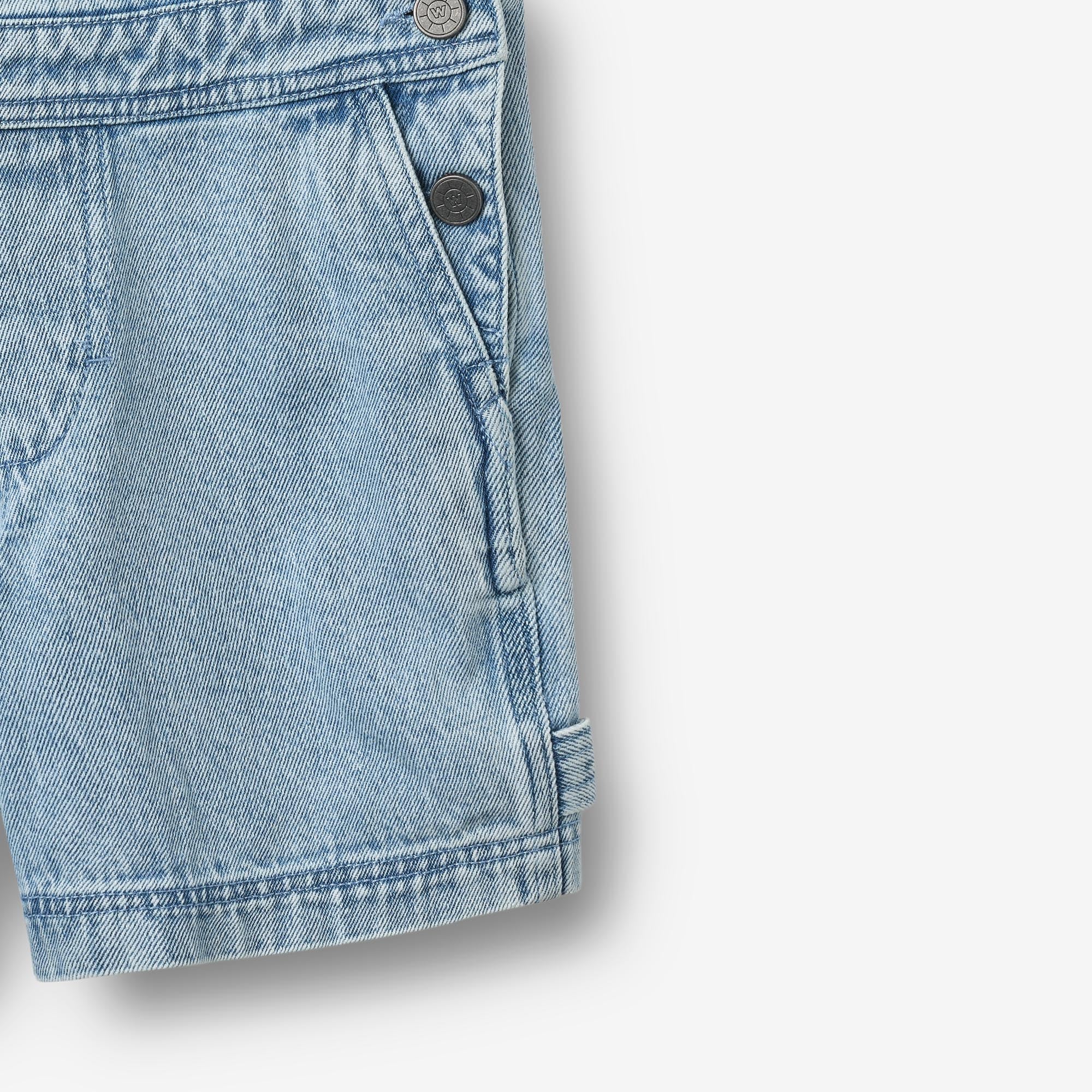 wheat-lykke-kurze-latzhose-hellblau-denim-bio image 3