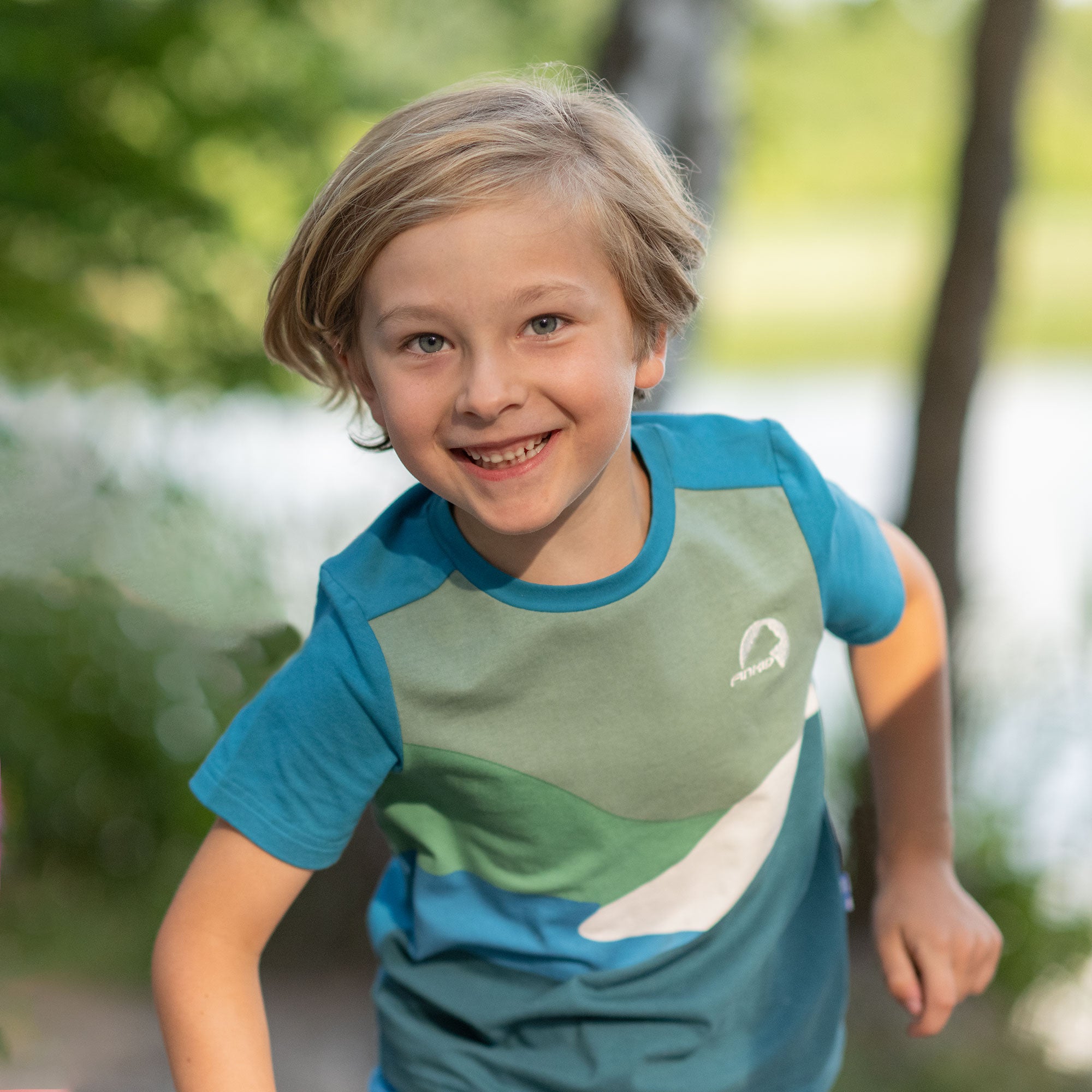 finkid-tanssi-kinder-t-shirt-kurzarm-fox-landschaftsprint image 4