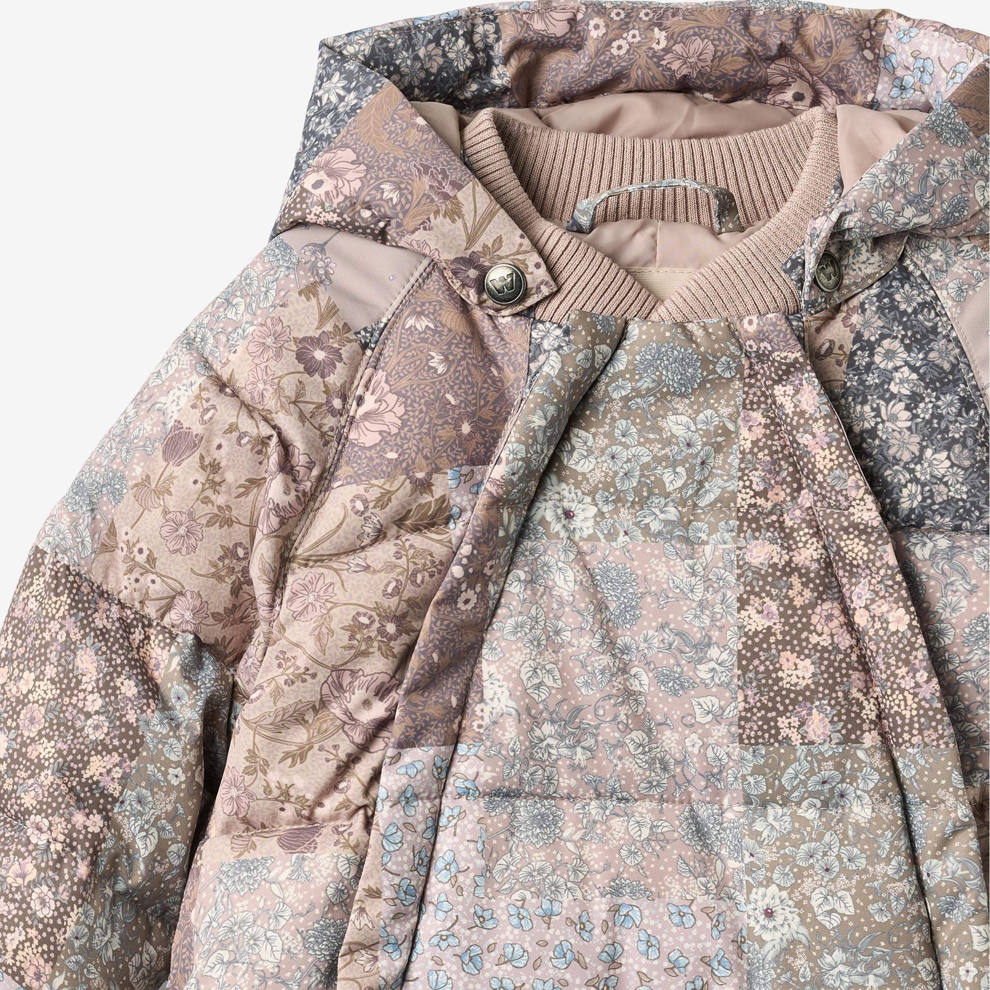 wheat-edem-schneeanzug-patchwork-flowers-baby-winteroverall image 6