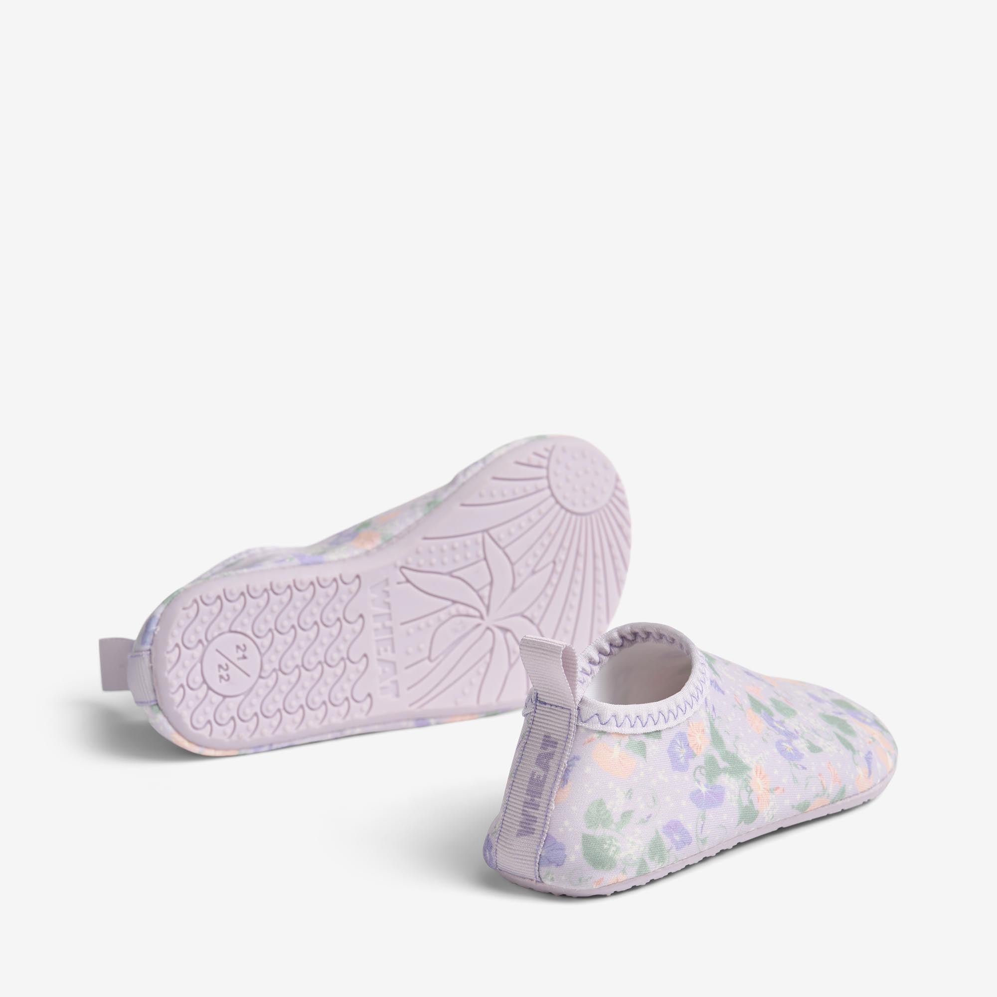 wheat-dolphin-badeschuhe-purple-light-petunias-barfu image 3