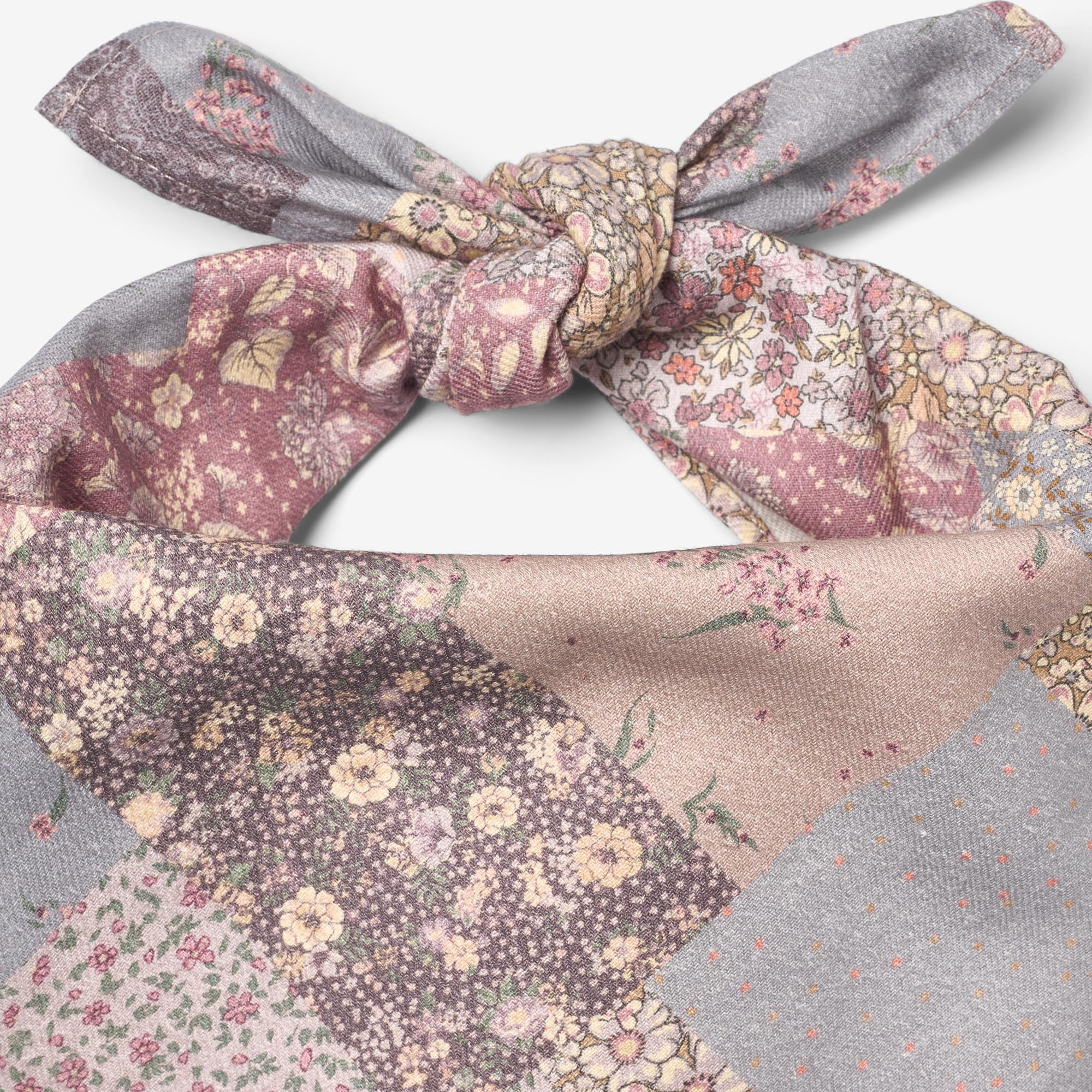 wheat-bandana-marlow-patchwork-flowers-tuch-bio image 5