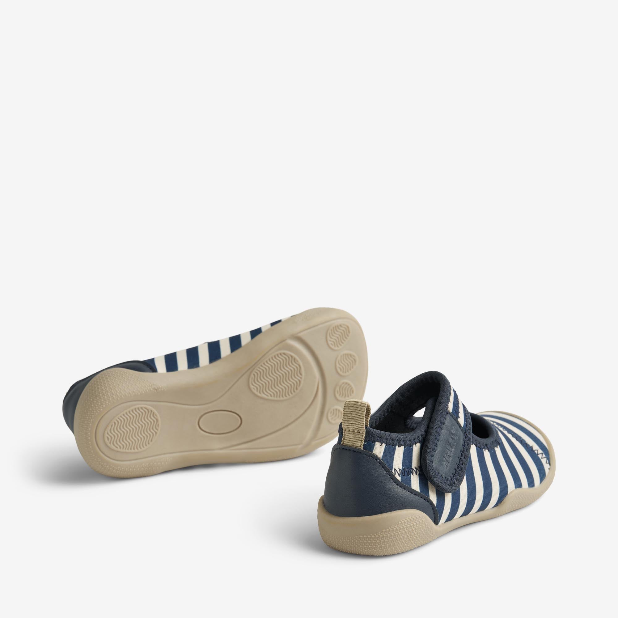 wheat-wavey-beach-shoe-indigo-stripe-neopren image 2
