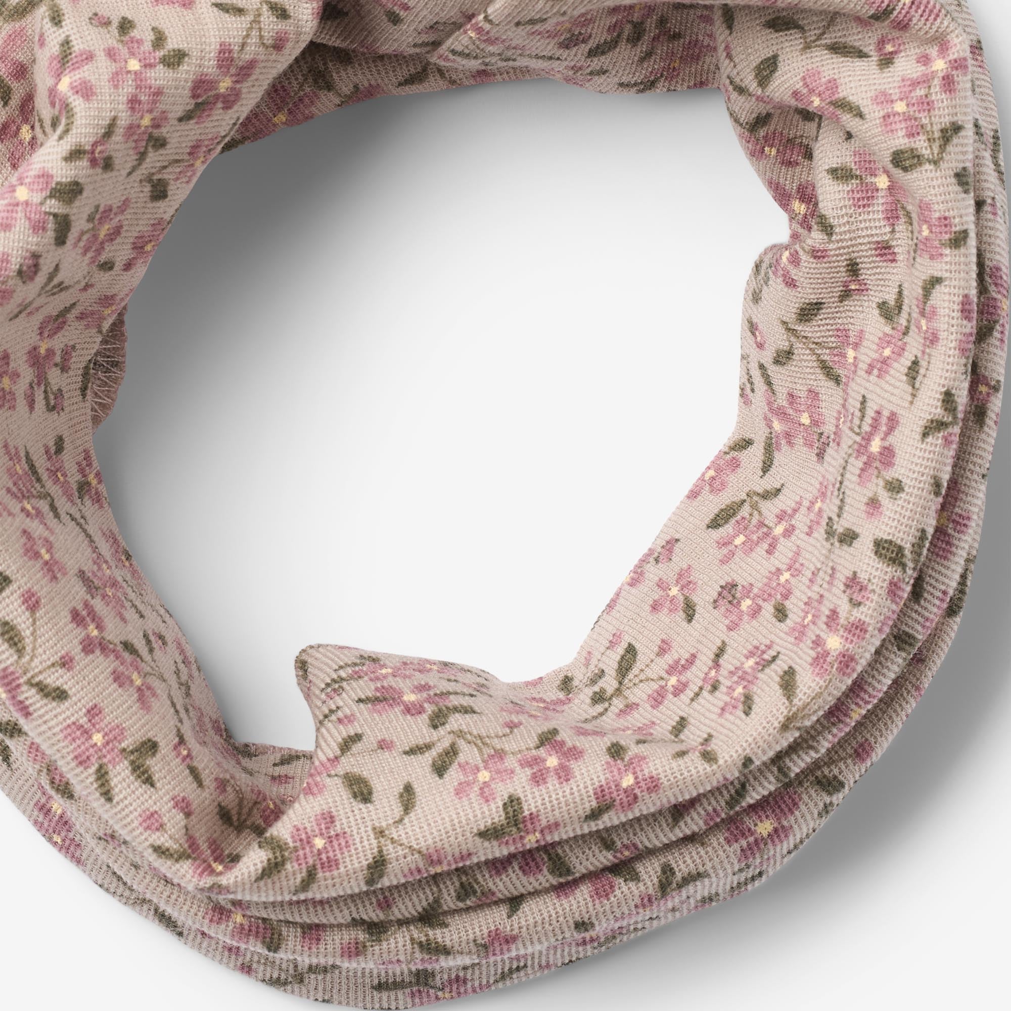 wheat-accessories-2-wool-neckwarmer-arta-schal-pale-lilac-flowers image 6
