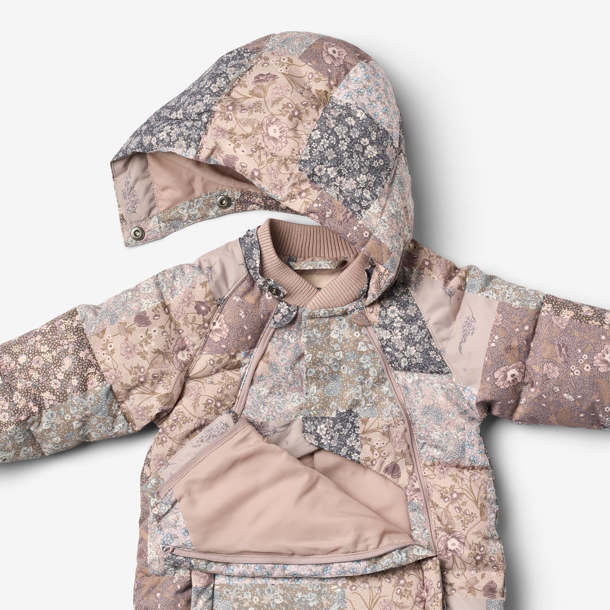 wheat-edem-schneeanzug-patchwork-flowers-baby-winteroverall image 5