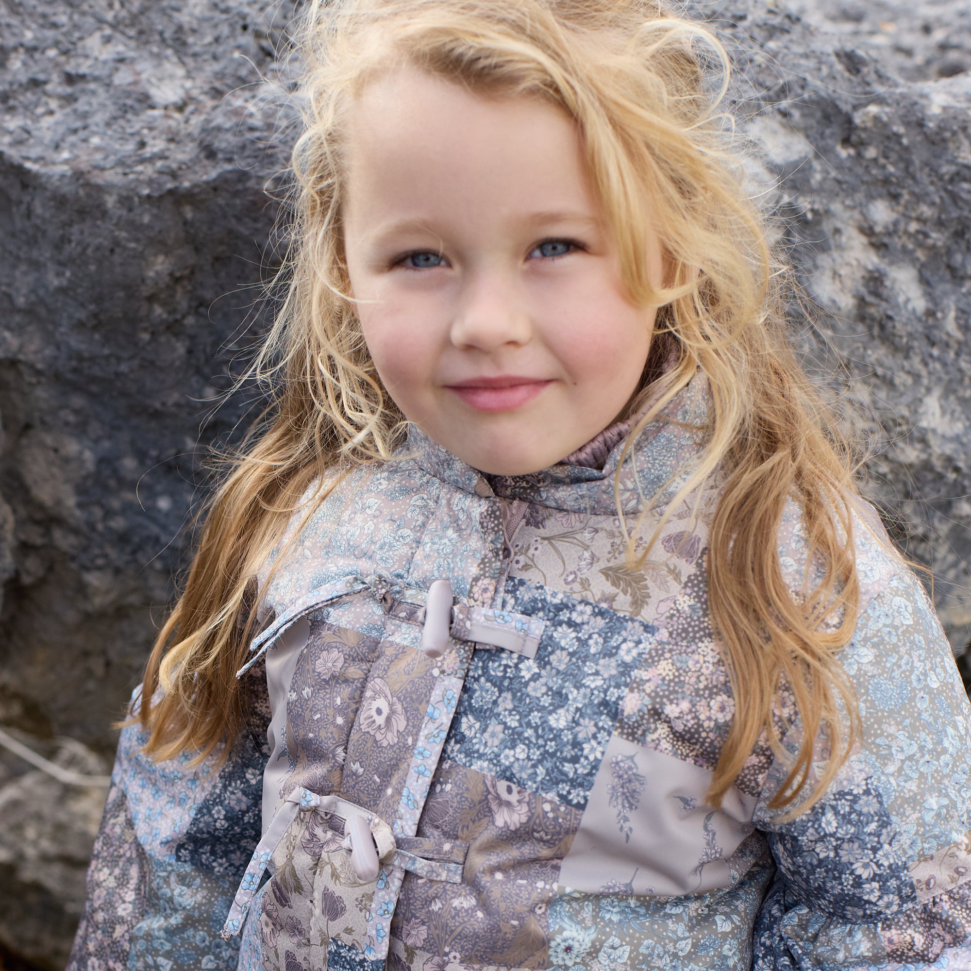 wheat-zallie-puffer-jacke-patchwork-flowers-wasserdicht image 4