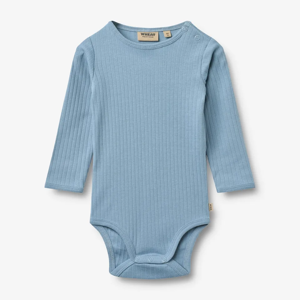 wheat-body-l-s-berti-langarmbody-faded-denim-bio-baumwolle image 1