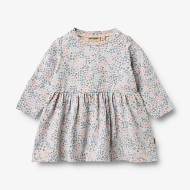 wheat-sessa-jerseykleid-powder-blue-flowers-bio-baumwolle image 1