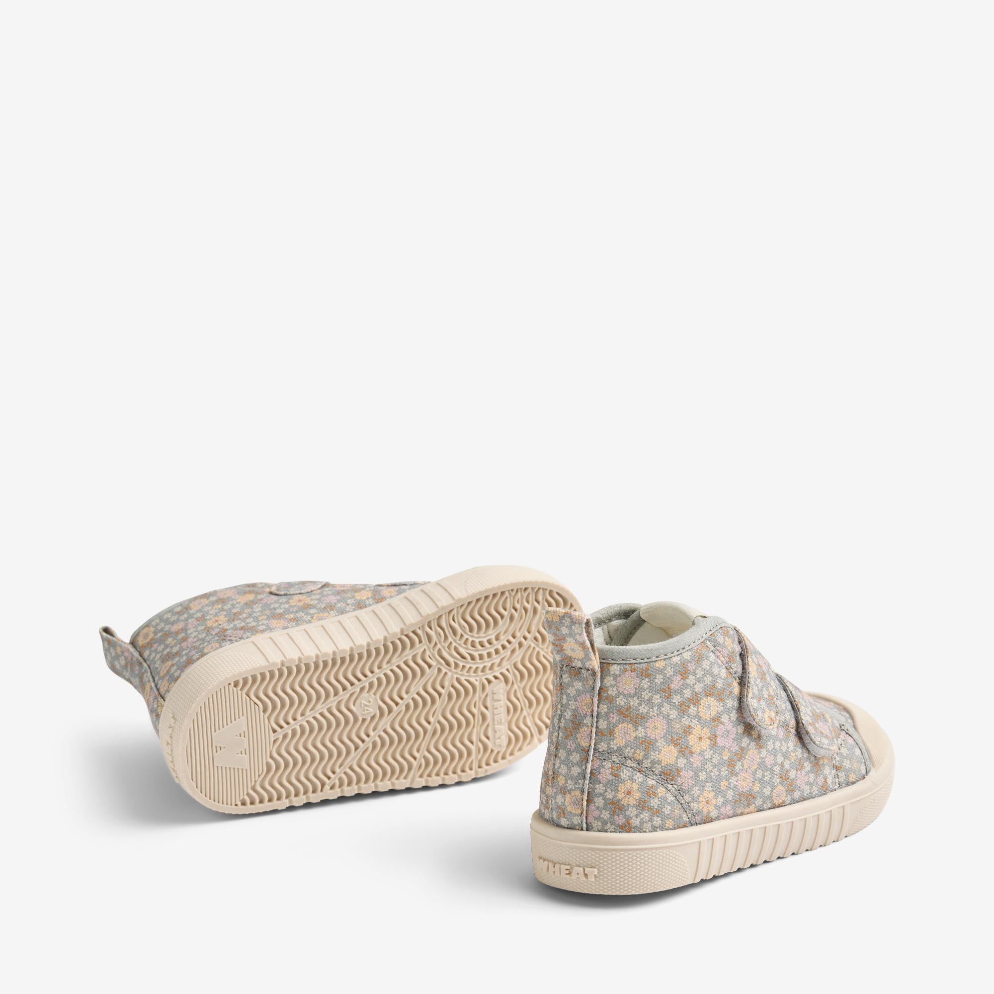 wheat-leo-sneaker-slightly-blue-flowers-canvas image 2