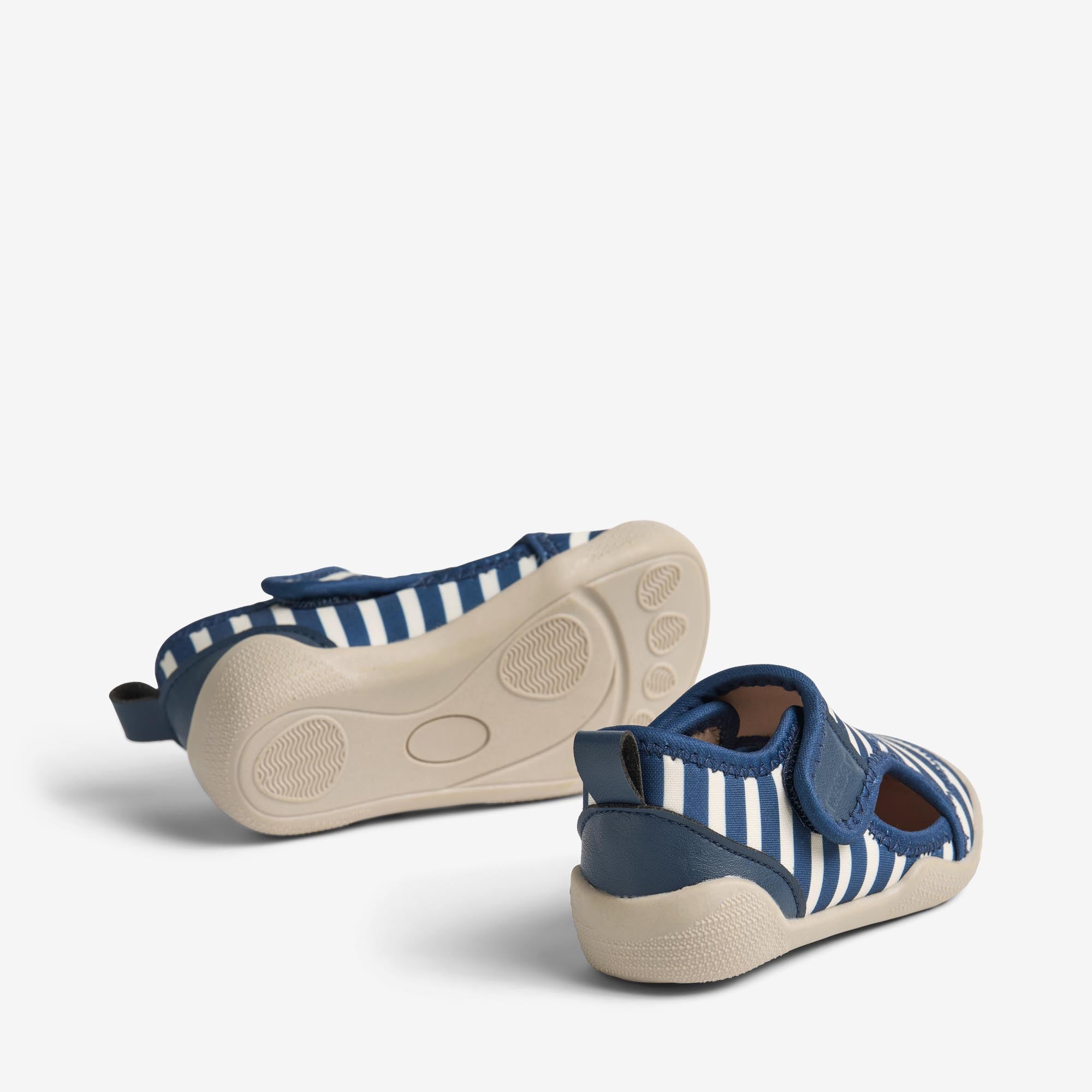 wheat-swirl-badeschuhe-indigo-stripe-neopren-klett image 2