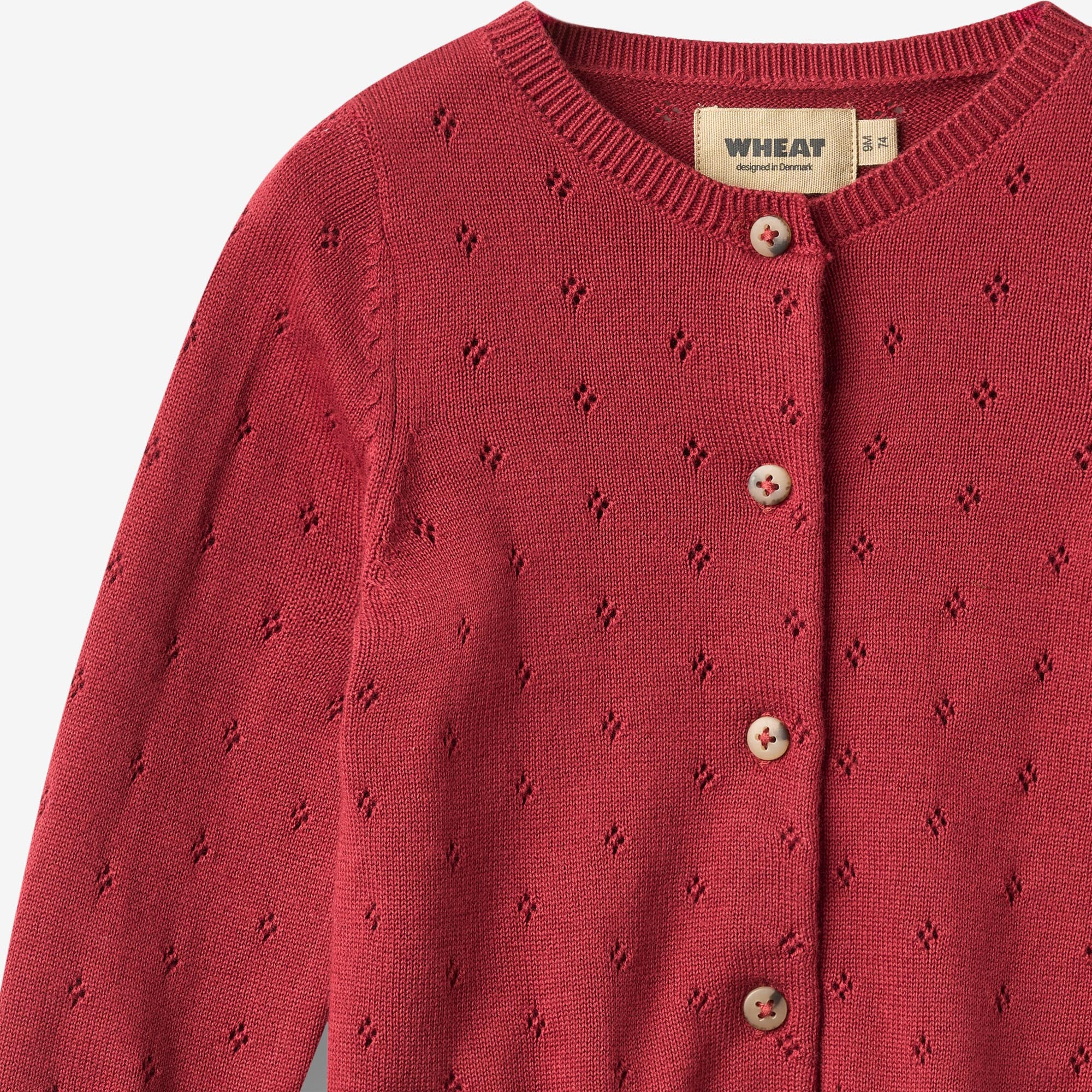 wheat-maia-strickjacke-baby-red-cherry-bio-baumwolle image 3