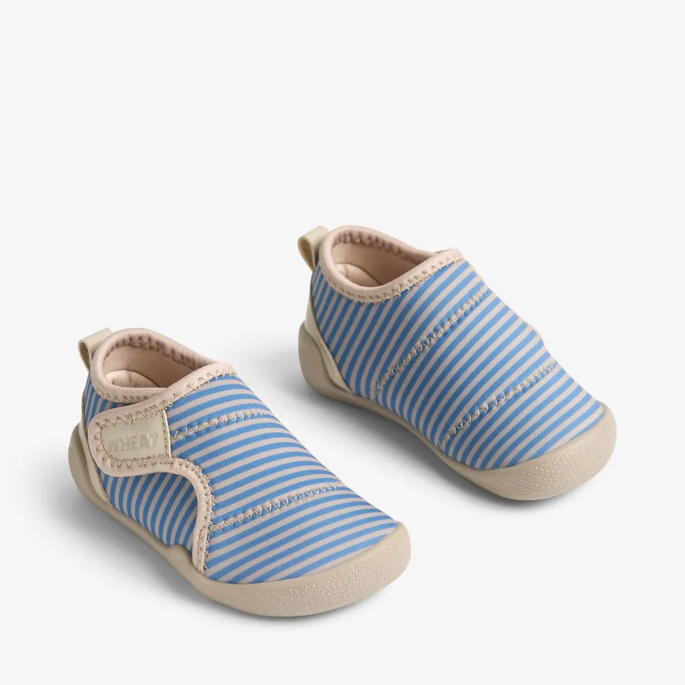 wheat-shawn-badeschuhe-blue-swim-stripe-neopren image 1