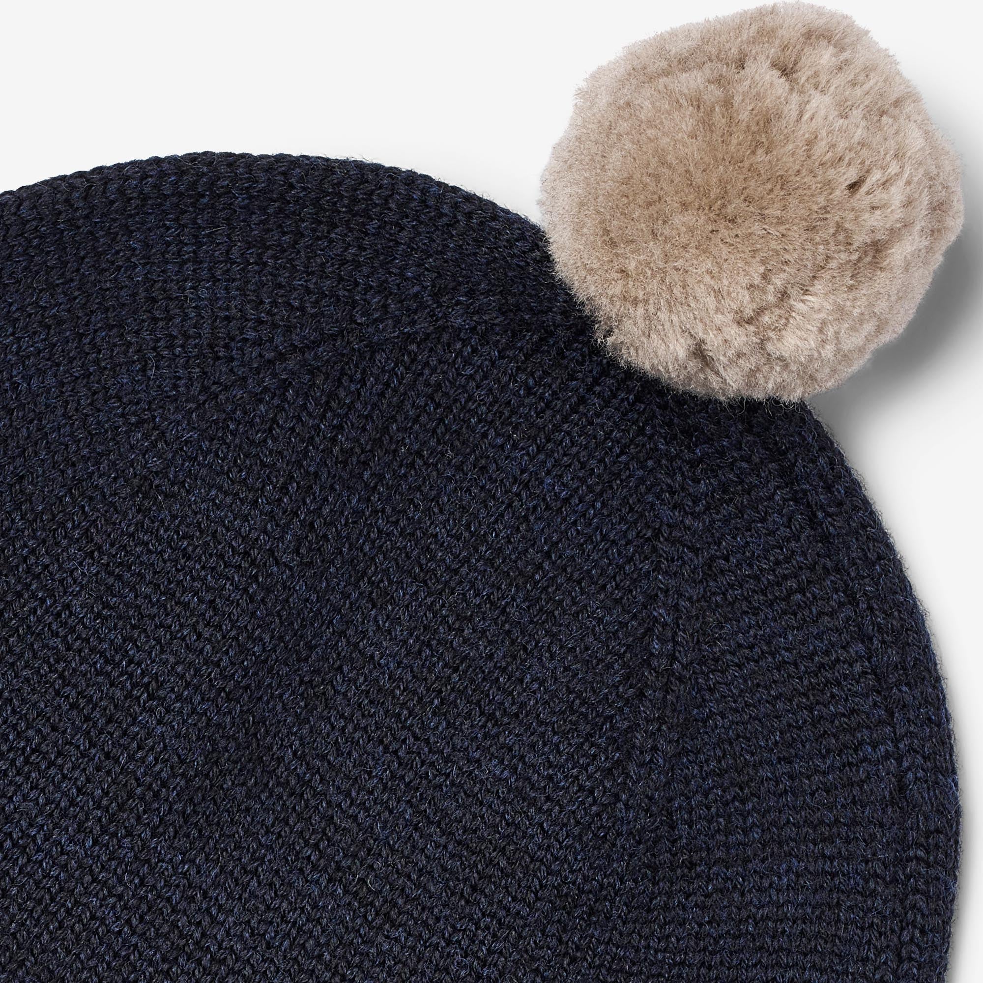 wheat-pomma-strickm-tze-navy-merinowolle-mit-bommel image 4