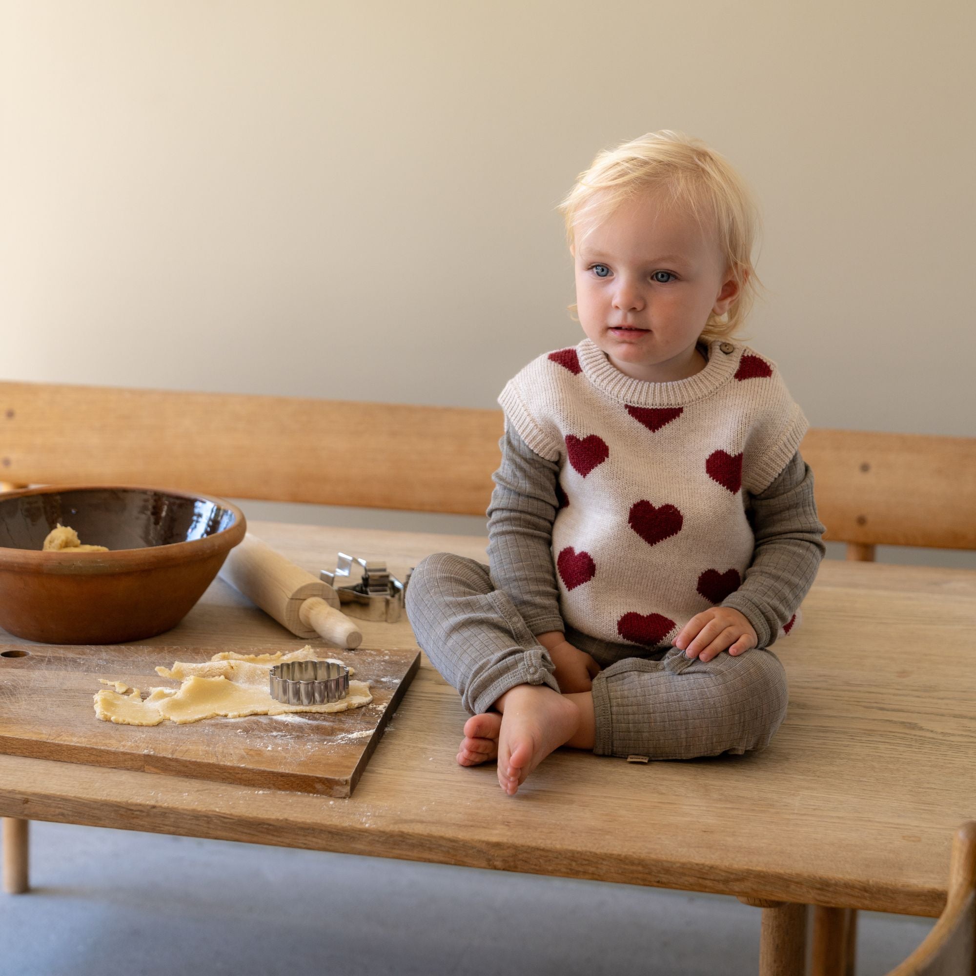 wheat-gaby-weste-offwhite-melange-merino-baby image 2