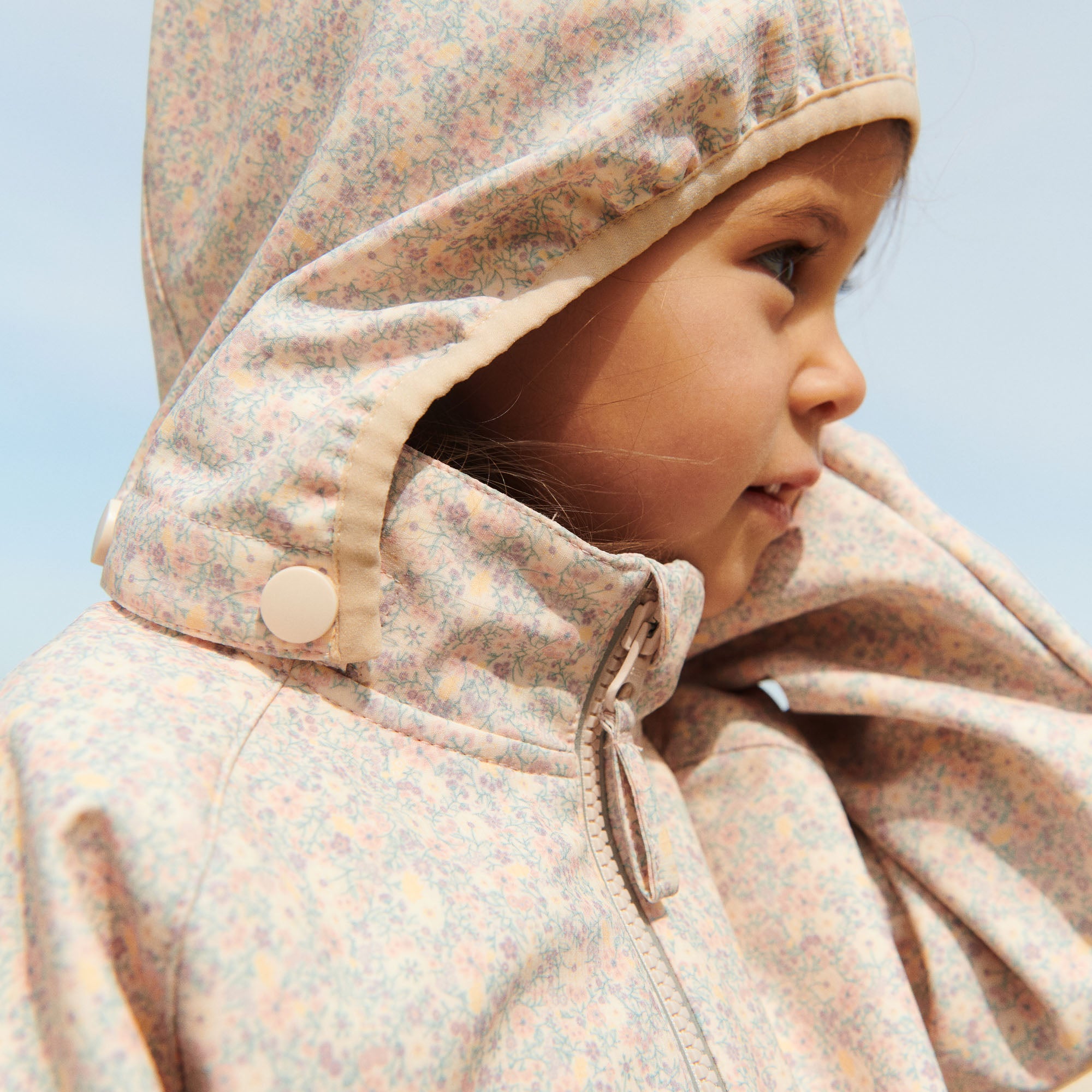 wheat-mitta-softshelljacke-rose-shadow-flowers image 2