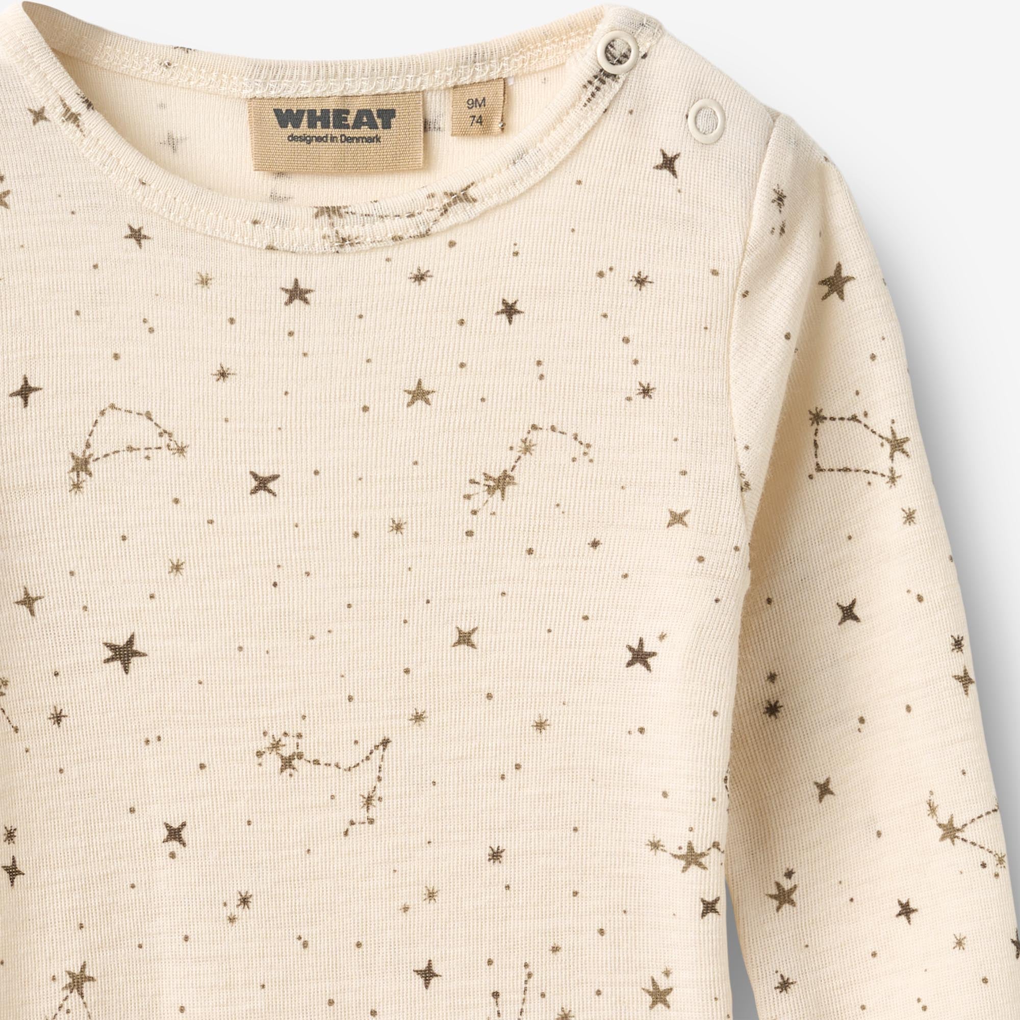 wheat-lucca-wool-body-langarm-eggshell-stars-merinowolle image 6