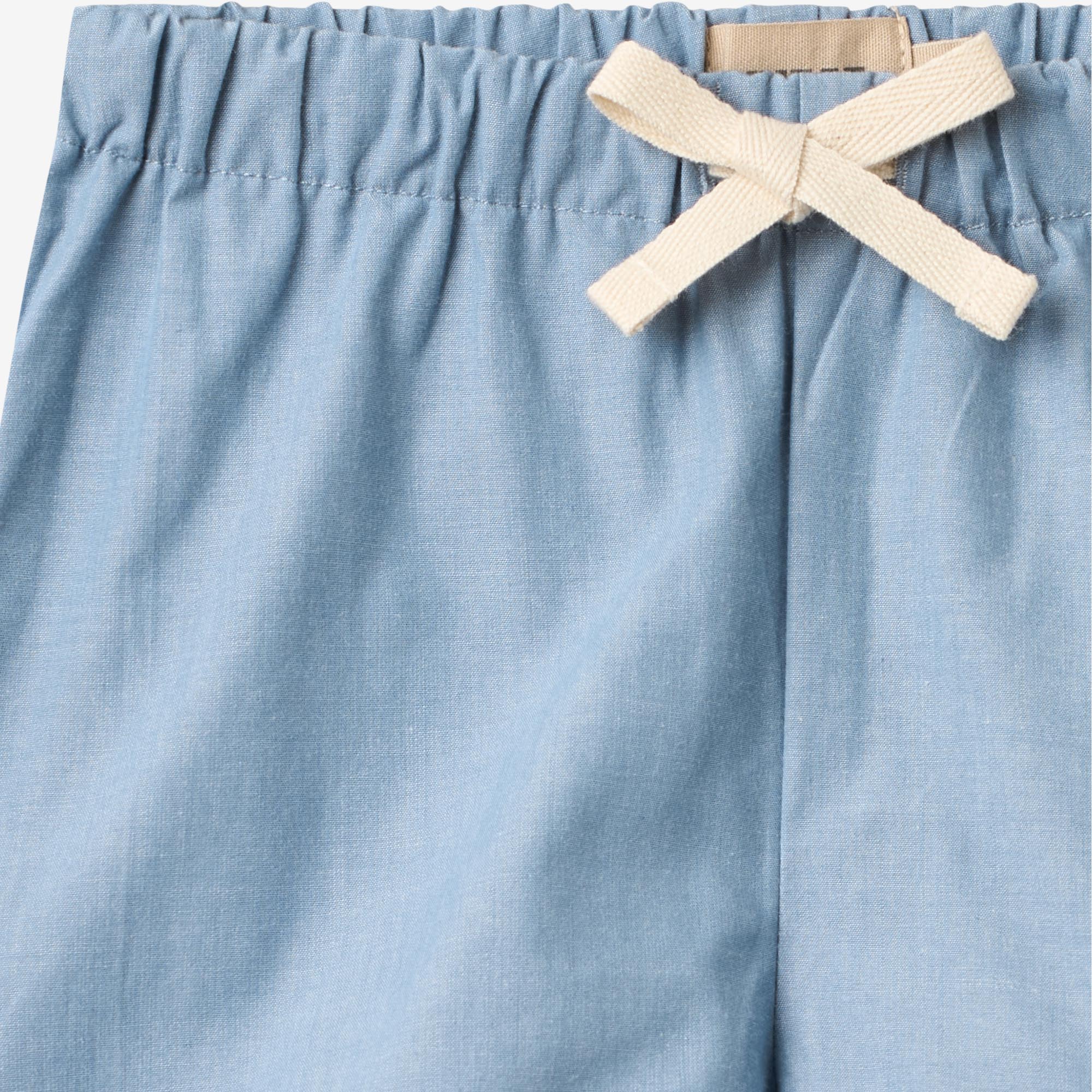 wheat-max-shorts-blue-chambrey-bio-baumwolle-baby image 3
