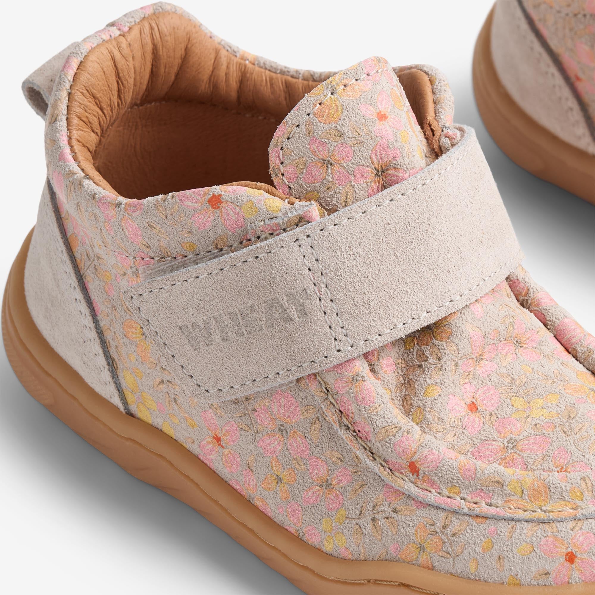 wheat-storm-bootie-coral-flowers-barfu-schuh-wildleder image 4