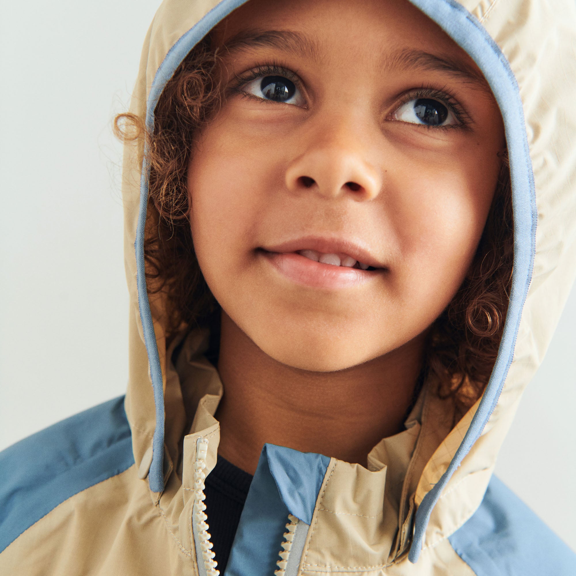 wheat-shelljacke-himmel-sand-stone-regenjacke-kinder-leicht image 3