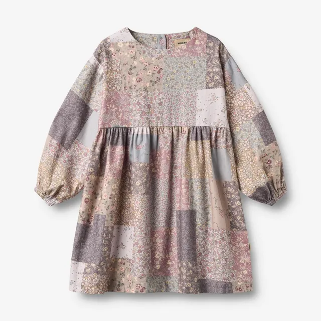 wheat-herdis-kleid-patchwork-flowers-bio-baumwolle image 1