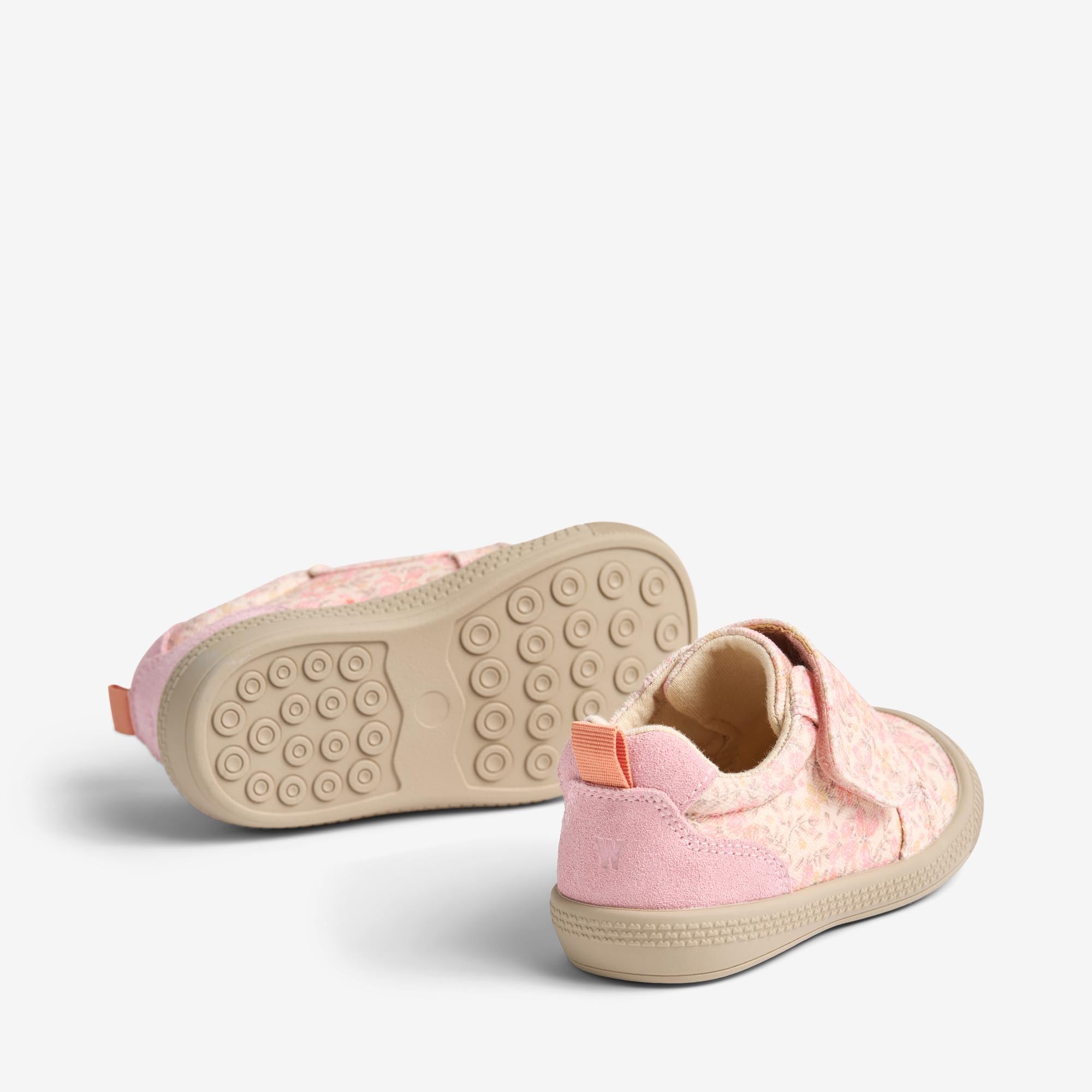 wheat-kei-prewalker-coral-flowers-klett-barfu image 2