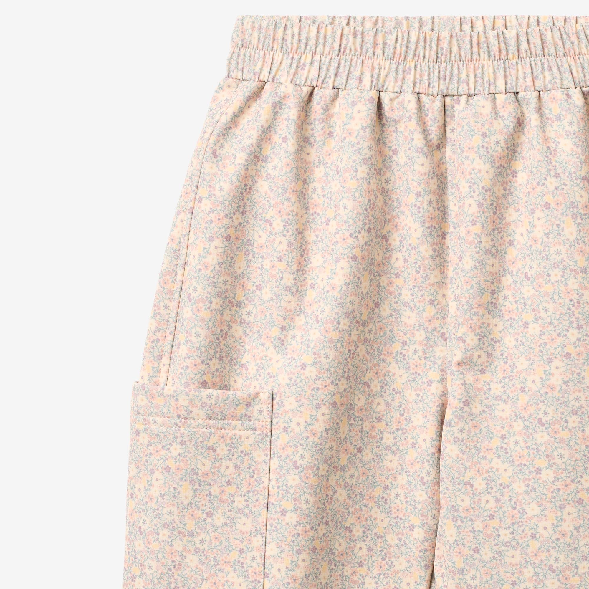 wheat-outerwear-softshellhose-minno-rose-shadow-flowers image 5