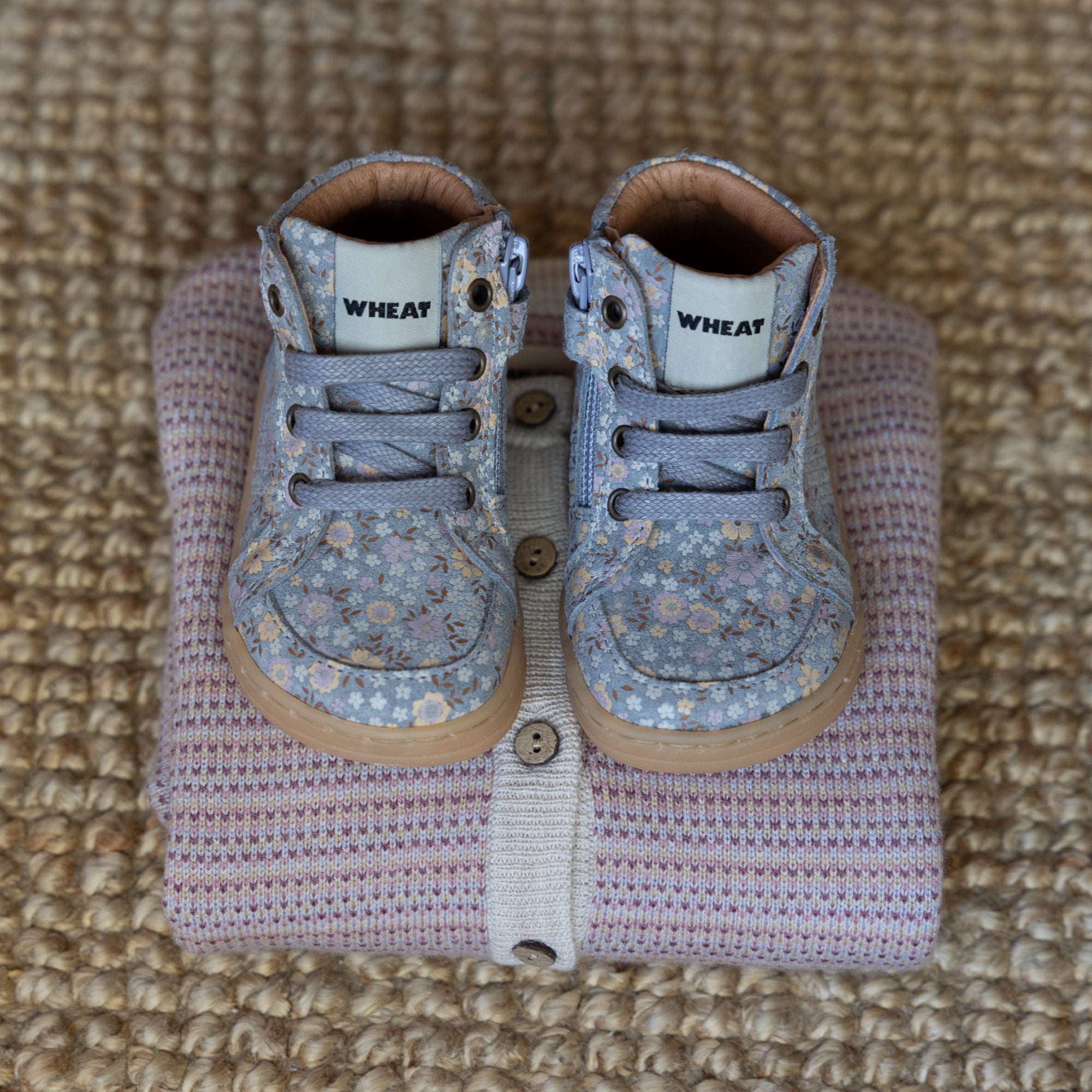 wheat-malia-barefoot-prewalker-blue-flowers-wildleder image 2