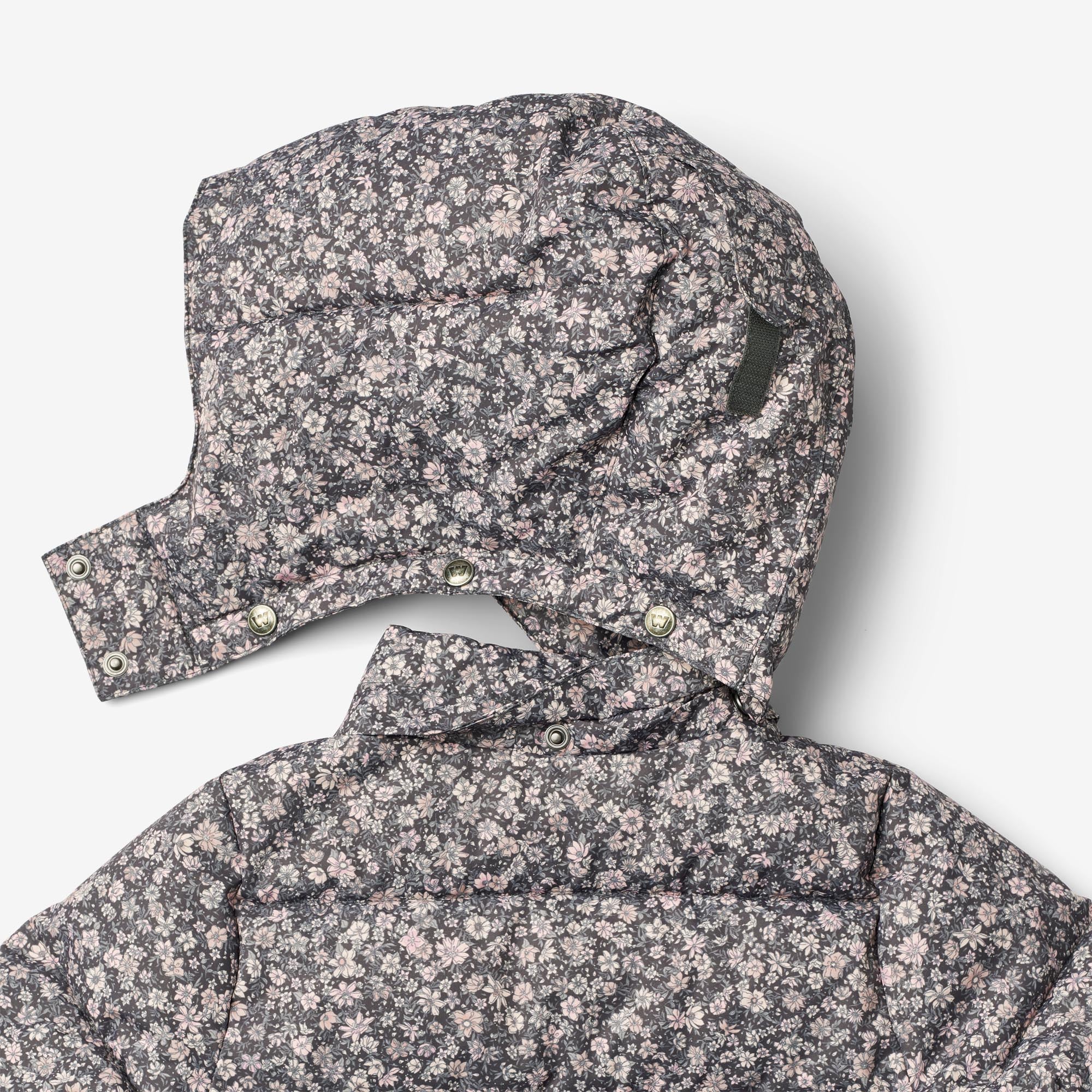 wheat-yrsa-steppmantel-dark-charcoal-flowers-warm image 3