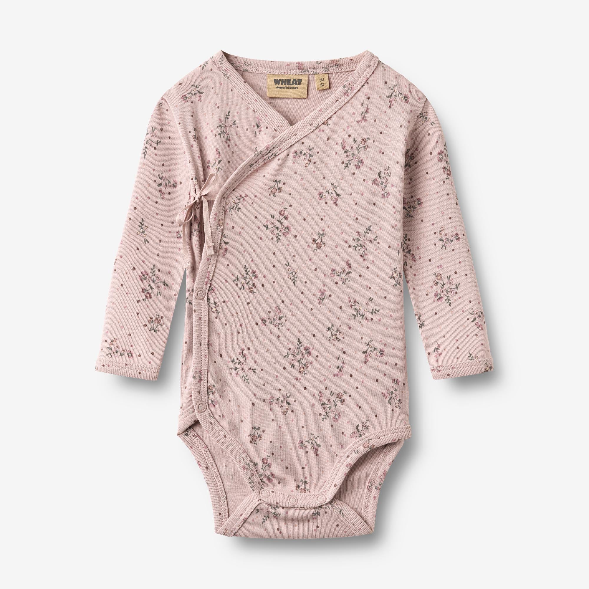 wheat-chia-wickelbody-baby-lilac-flowers-bio-baumwolle image 1