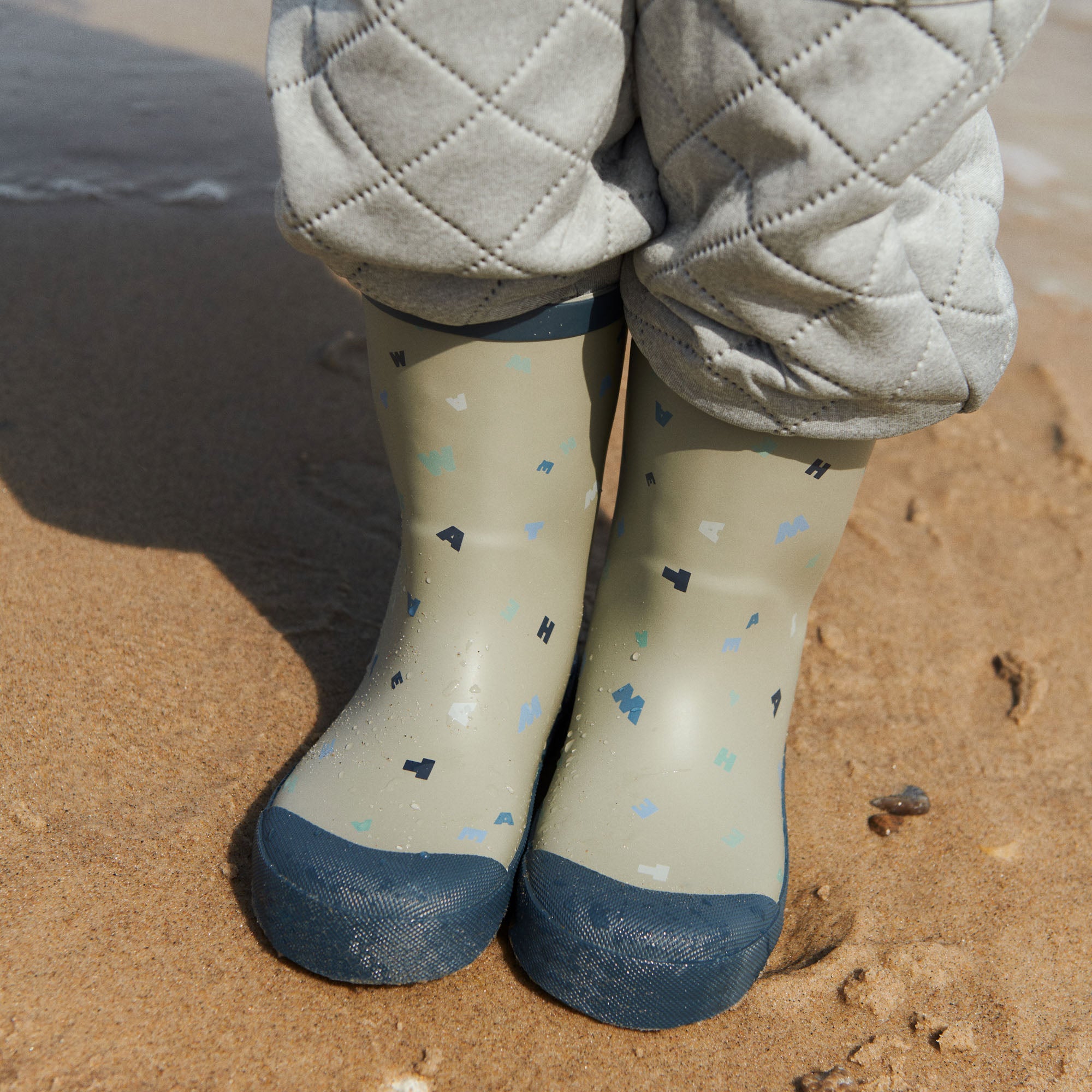 wheat-muddy-gummistiefel-light-flint-letters-naturkautschuk image 2