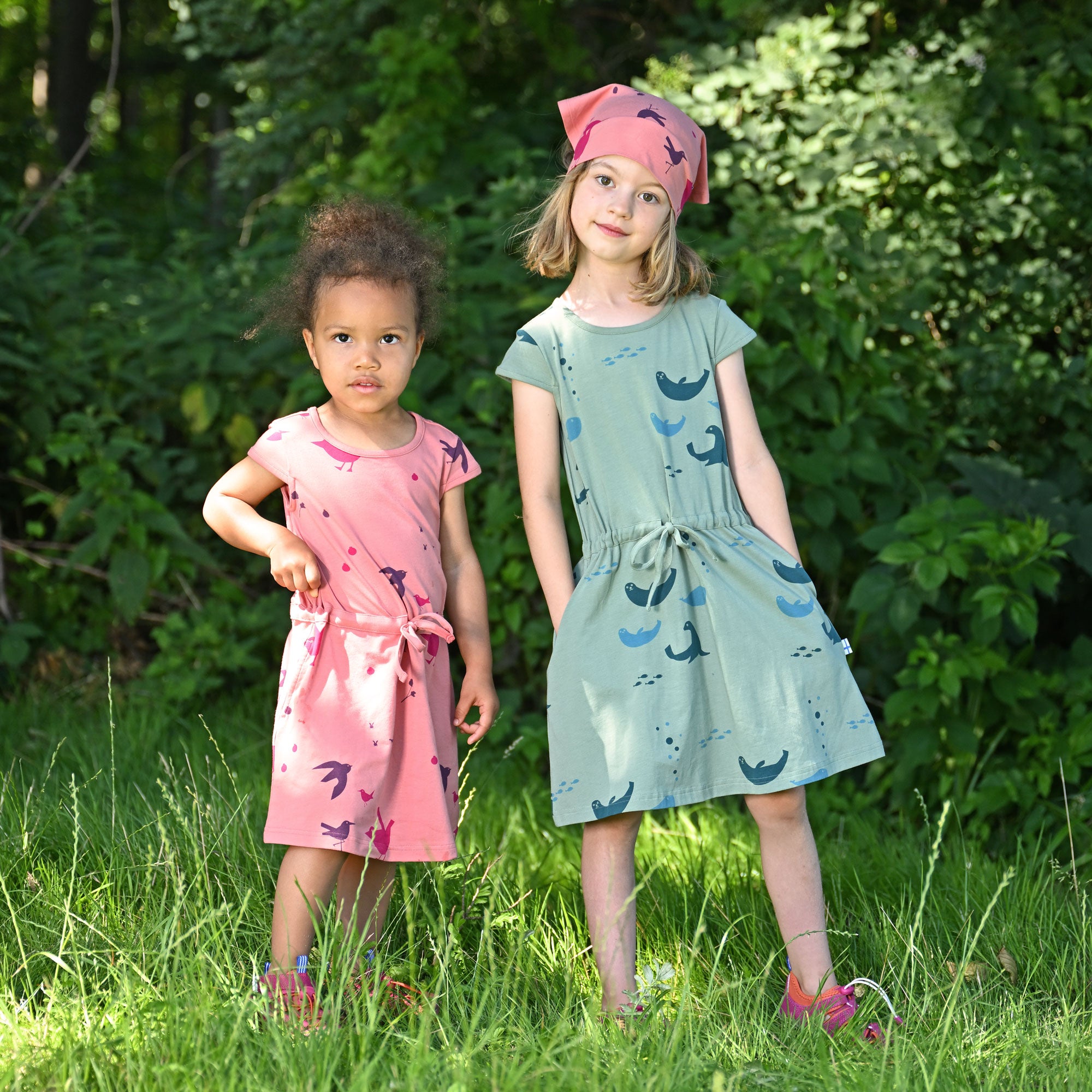 finkid-husky-kirkas-jerseykleid-rose-110-120-tierprint image 6