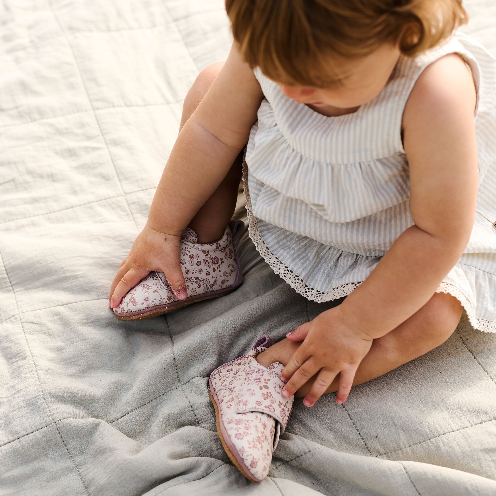 wheat-indoor-shoe-dakota-hausschuhe-rose-flowers-leder image 2