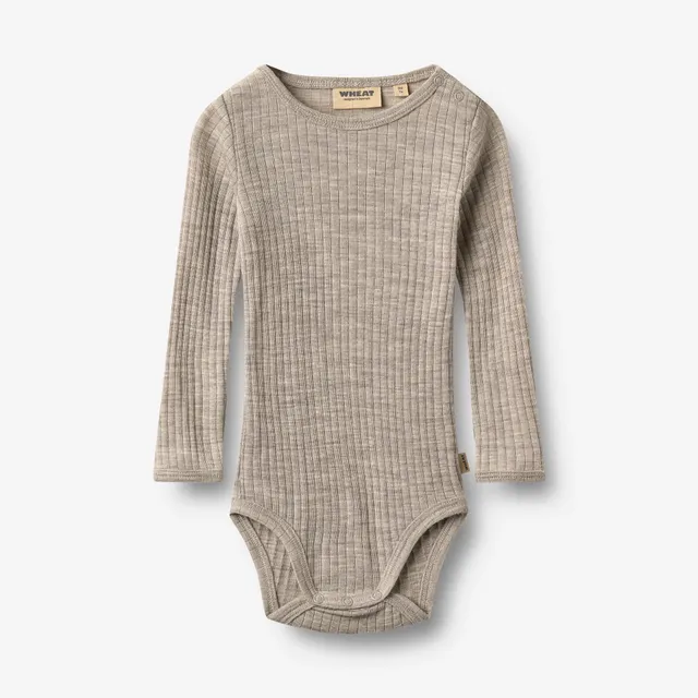 wheat-lucca-wollbody-seidenbody-khaki-merinowolle image 1