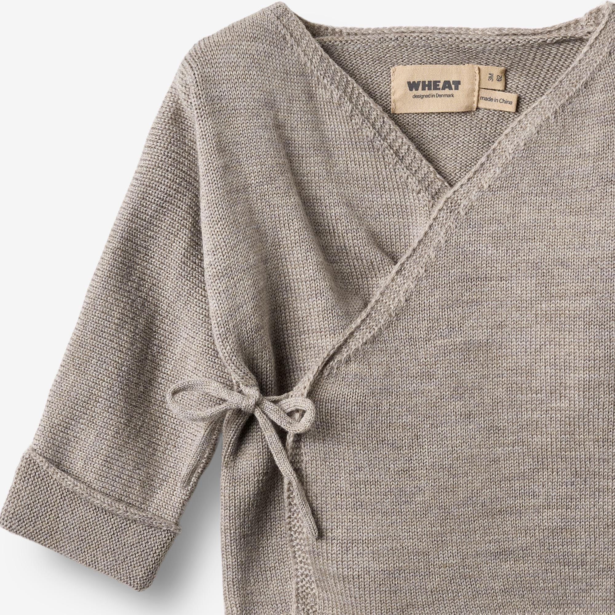 wheat-cleo-wickeljacke-grey-moon-baby-merino-wolle image 6