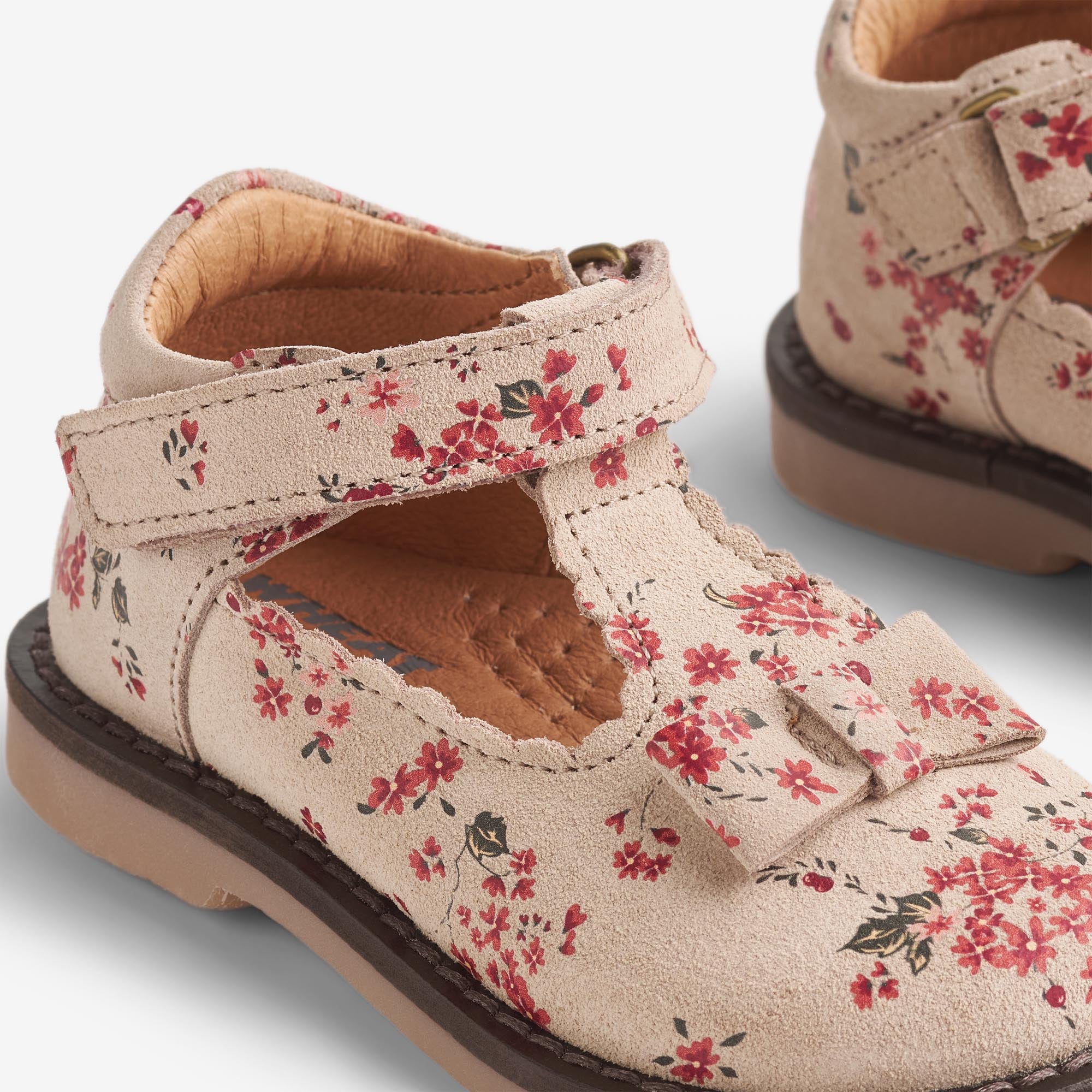 wheat-lucia-mary-jane-almond-peach-flowers-wildleder image 4