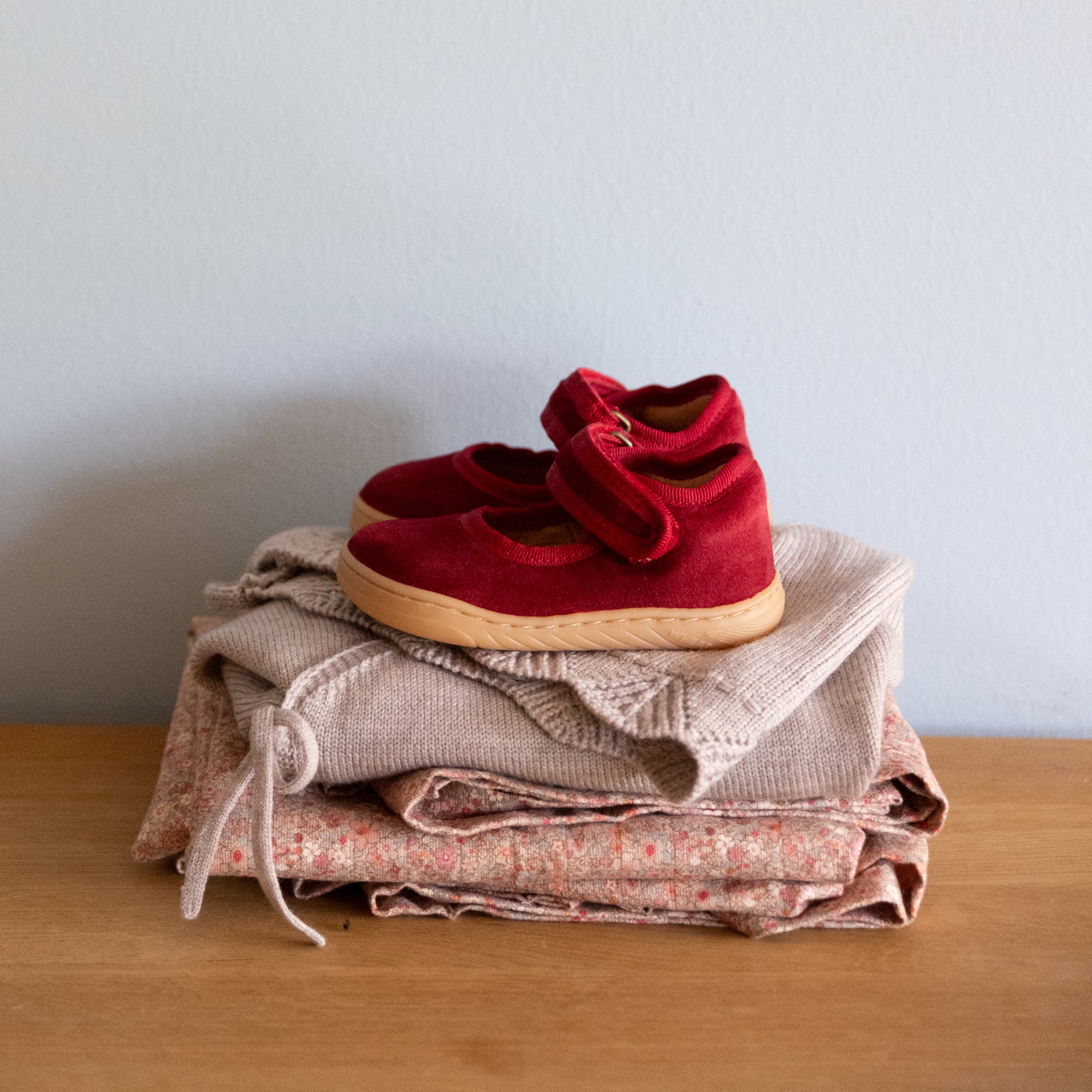 wheat-audrey-ballerina-m-dchen-red-cherry-samt-klett image 3