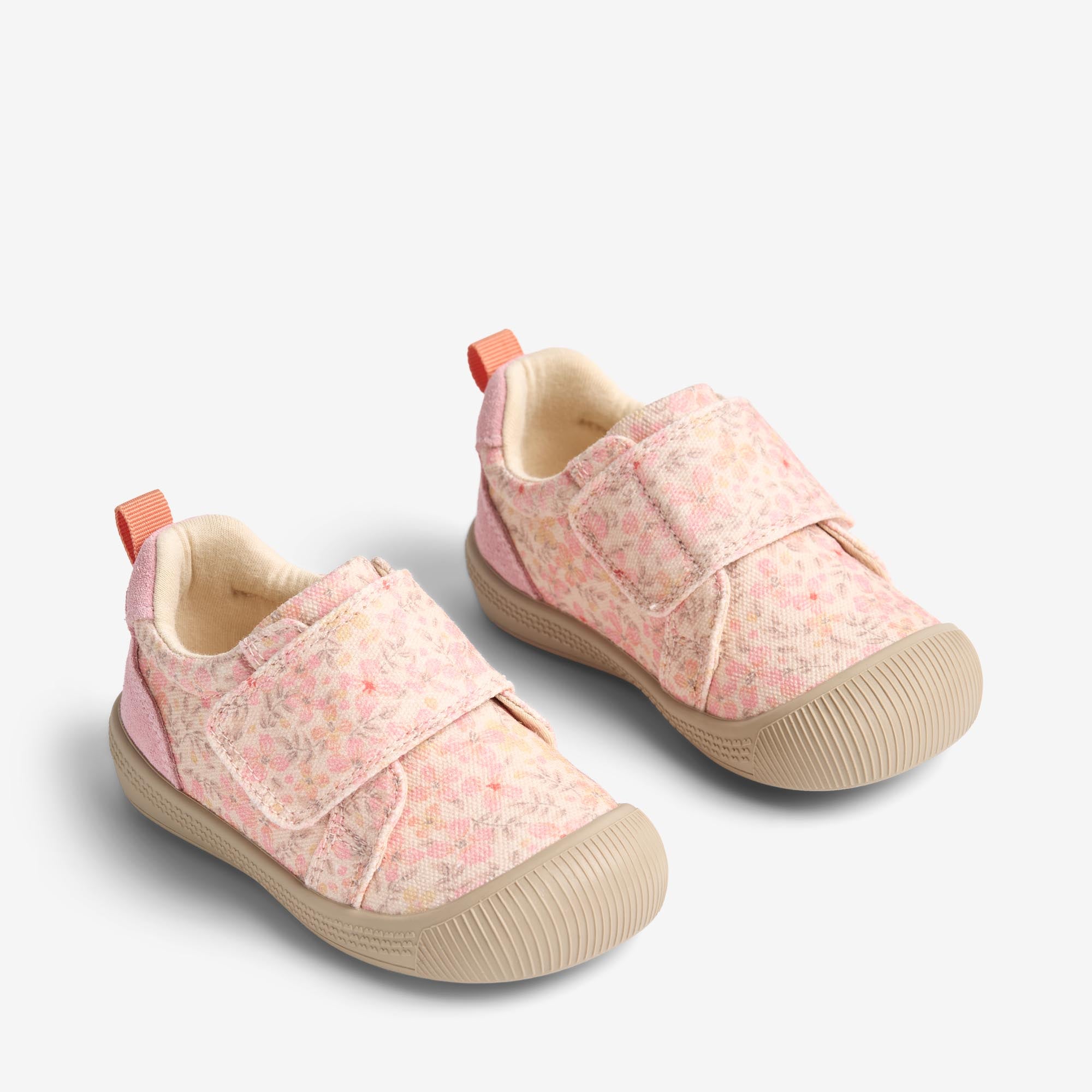wheat-kei-prewalker-coral-flowers-klett-barfu image 1