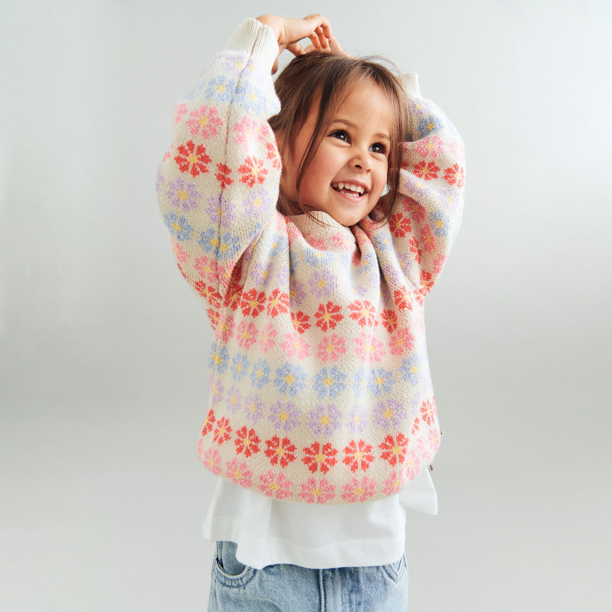 wheat-harlow-pullover-sandshell-flowers-bio-jacquard image 2