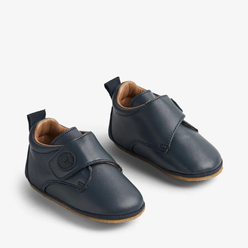 wheat-indoor-shoe-dakota-hausschuhe-navy-leder-klett image 1