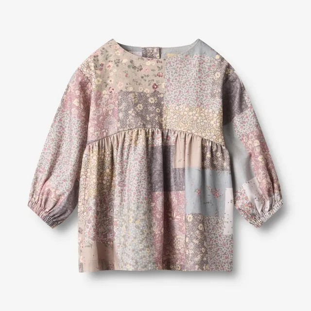 wheat-herdis-langarm-kleid-patchwork-flowers-bio image 1
