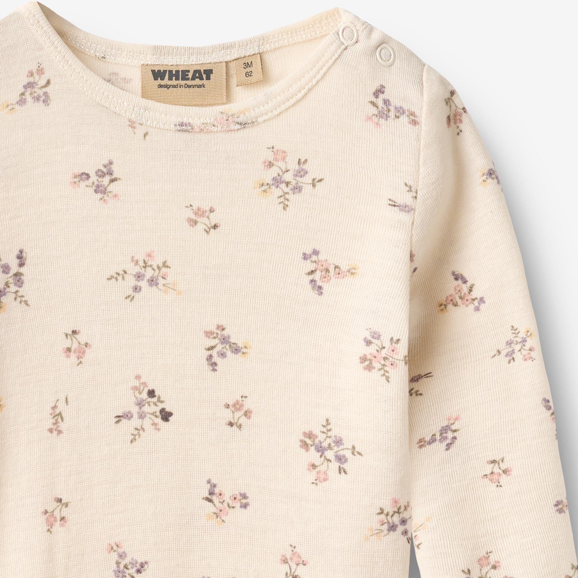 wheat-haven-wolloverall-eggshell-flowers-merino-baby image 5