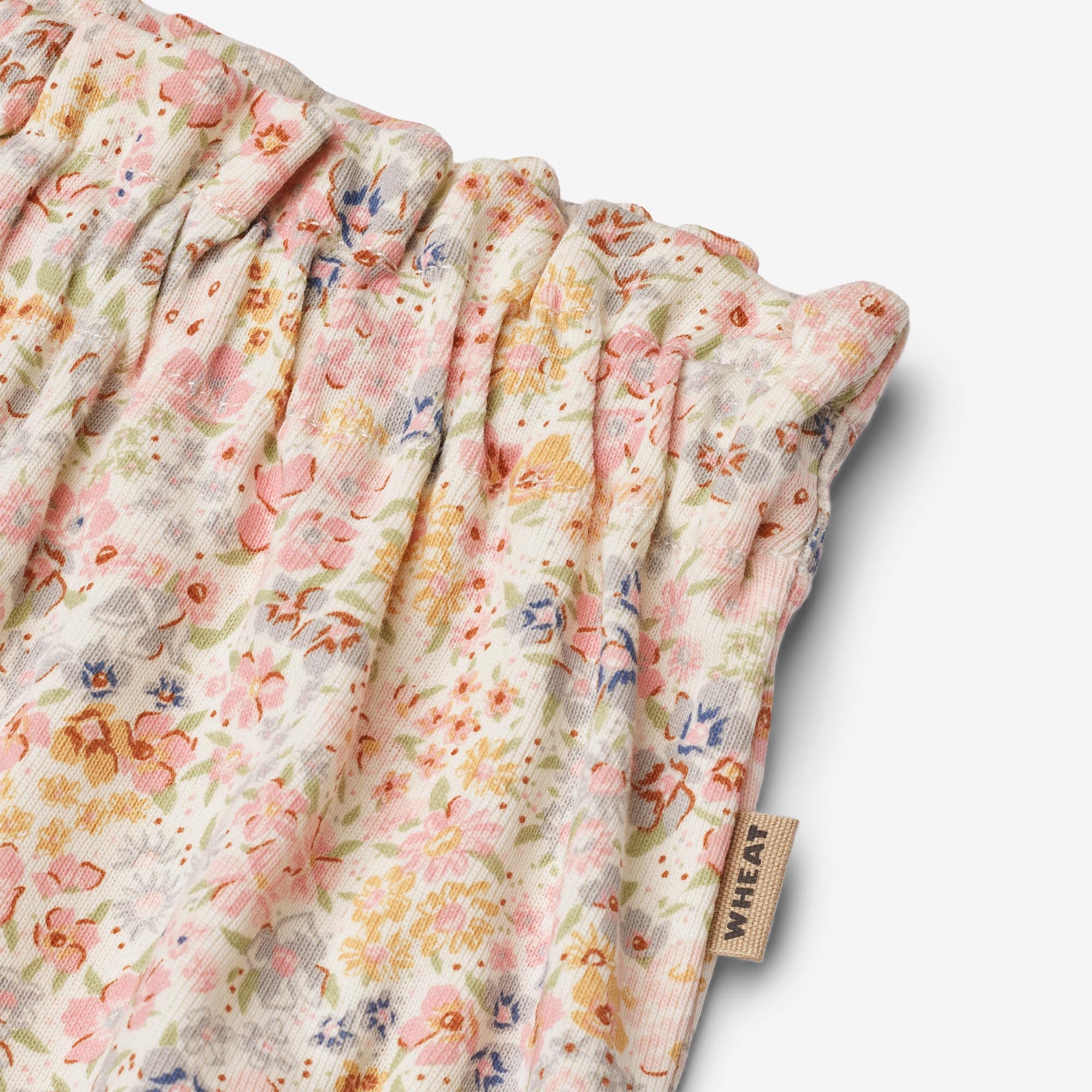 wheat-sonja-jersey-shorts-bright-flowers-bio-baumwolle image 3