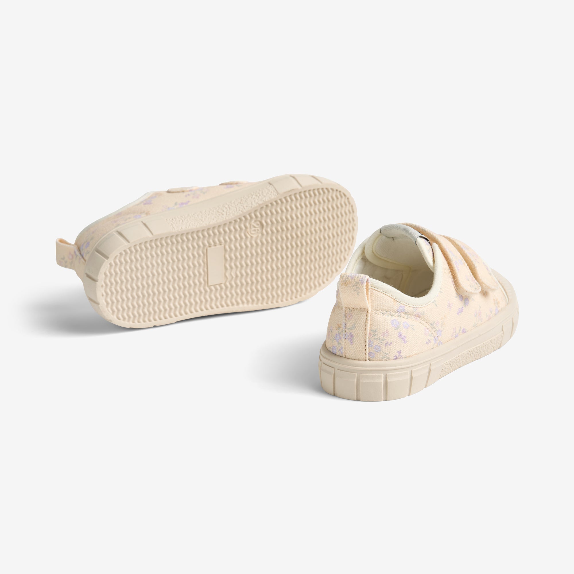 wheat-bobbie-sneaker-barely-apricot-flowers-bio-baumwolle image 2
