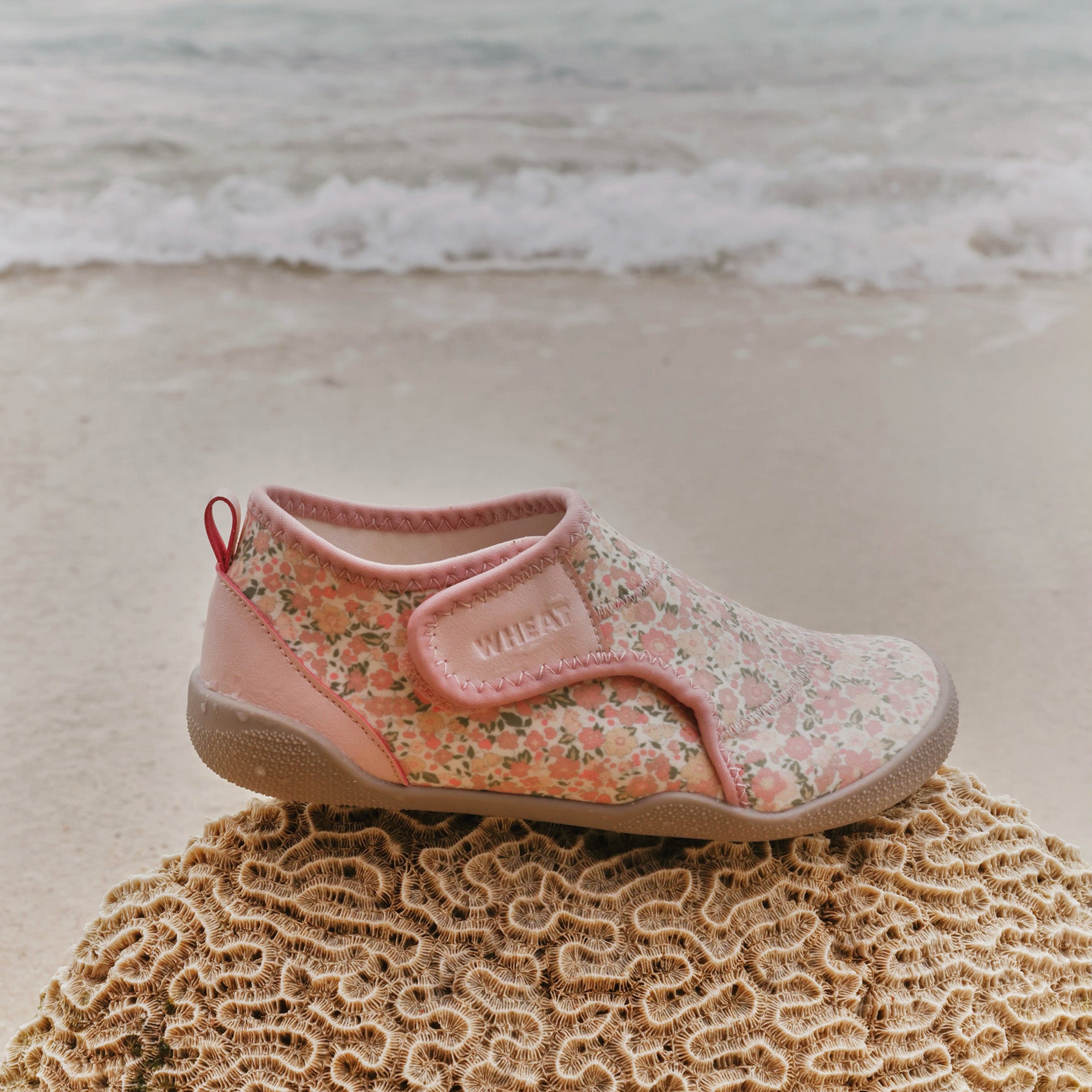 wheat-shawn-badeschuhe-ivory-flower-meadow-barfu-wasserschuhe image 5