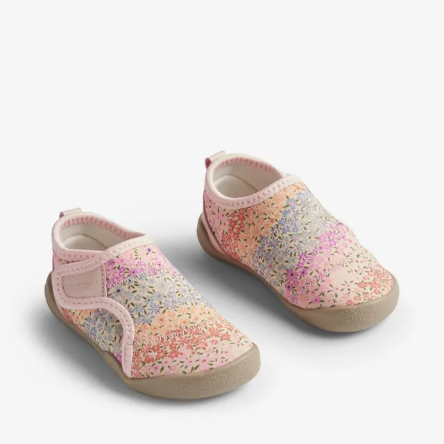 wheat-shawn-beach-shoe-rainbow-flowers-badeschuhe-barfu image 1